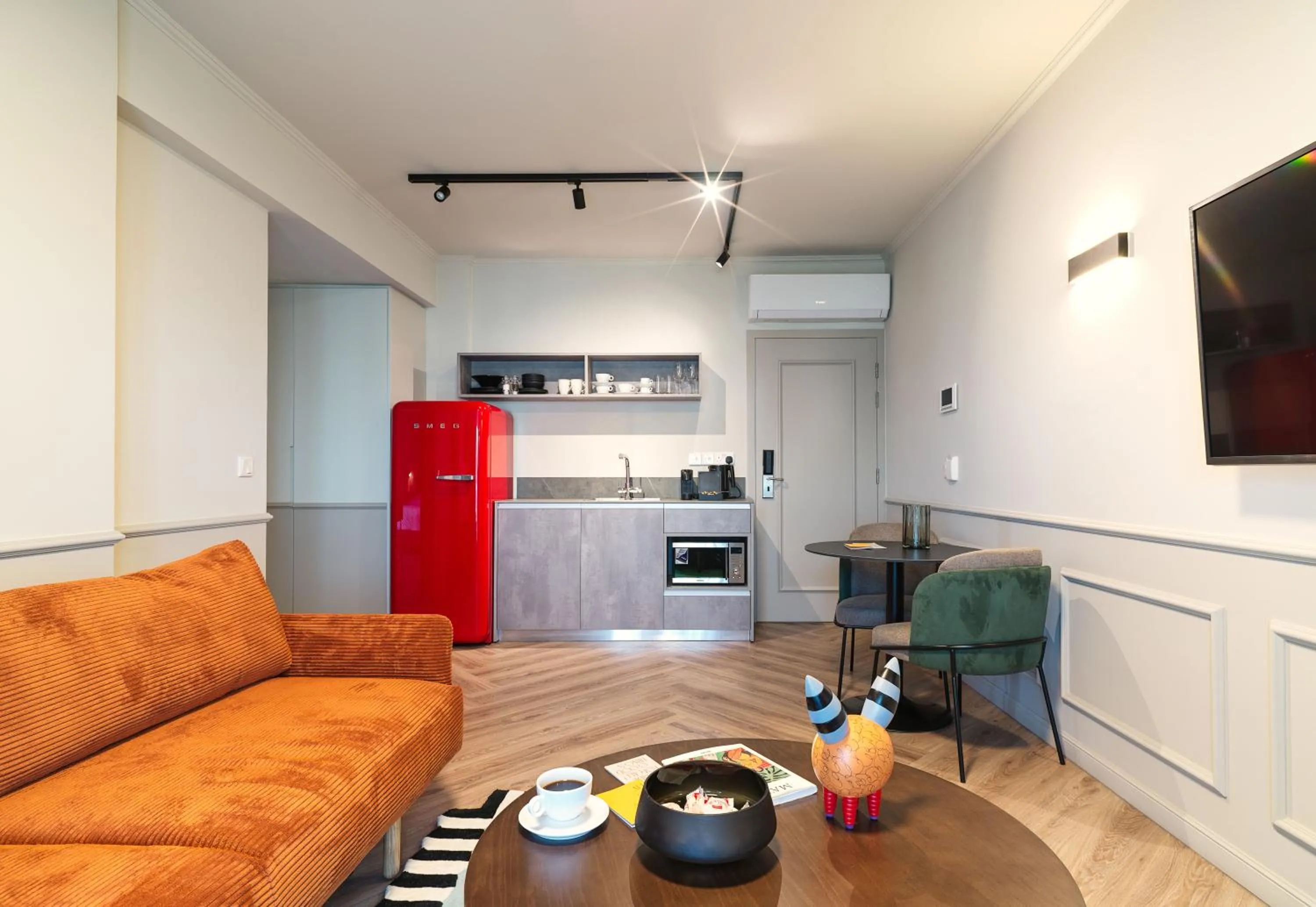 TV and multimedia in LIV The City Suites ADULTS ONLY