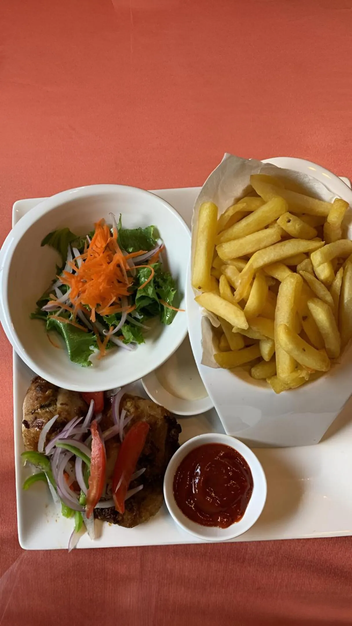 Restaurant/places to eat in Canwin Hotel