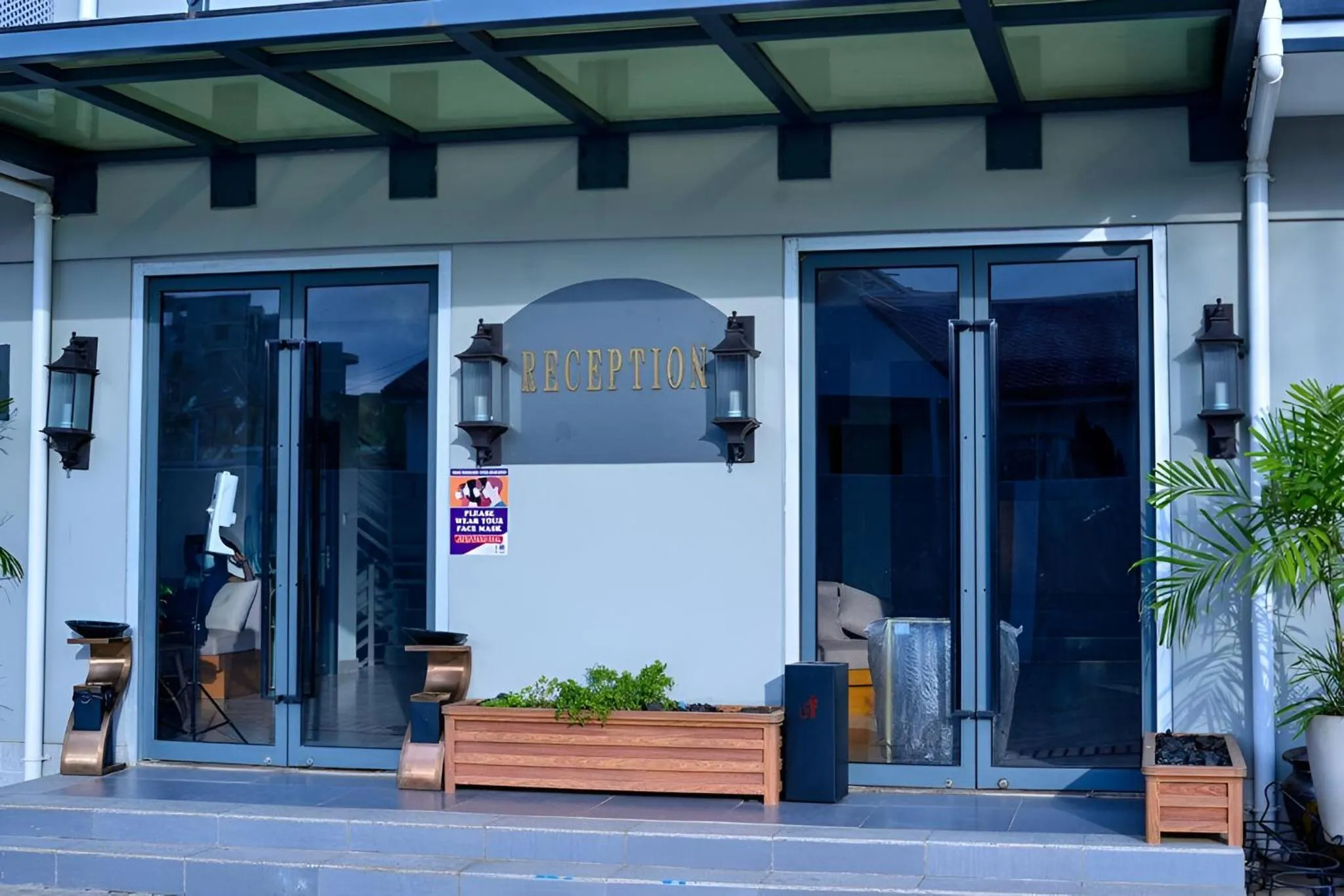 Facade/entrance in Canwin Hotel