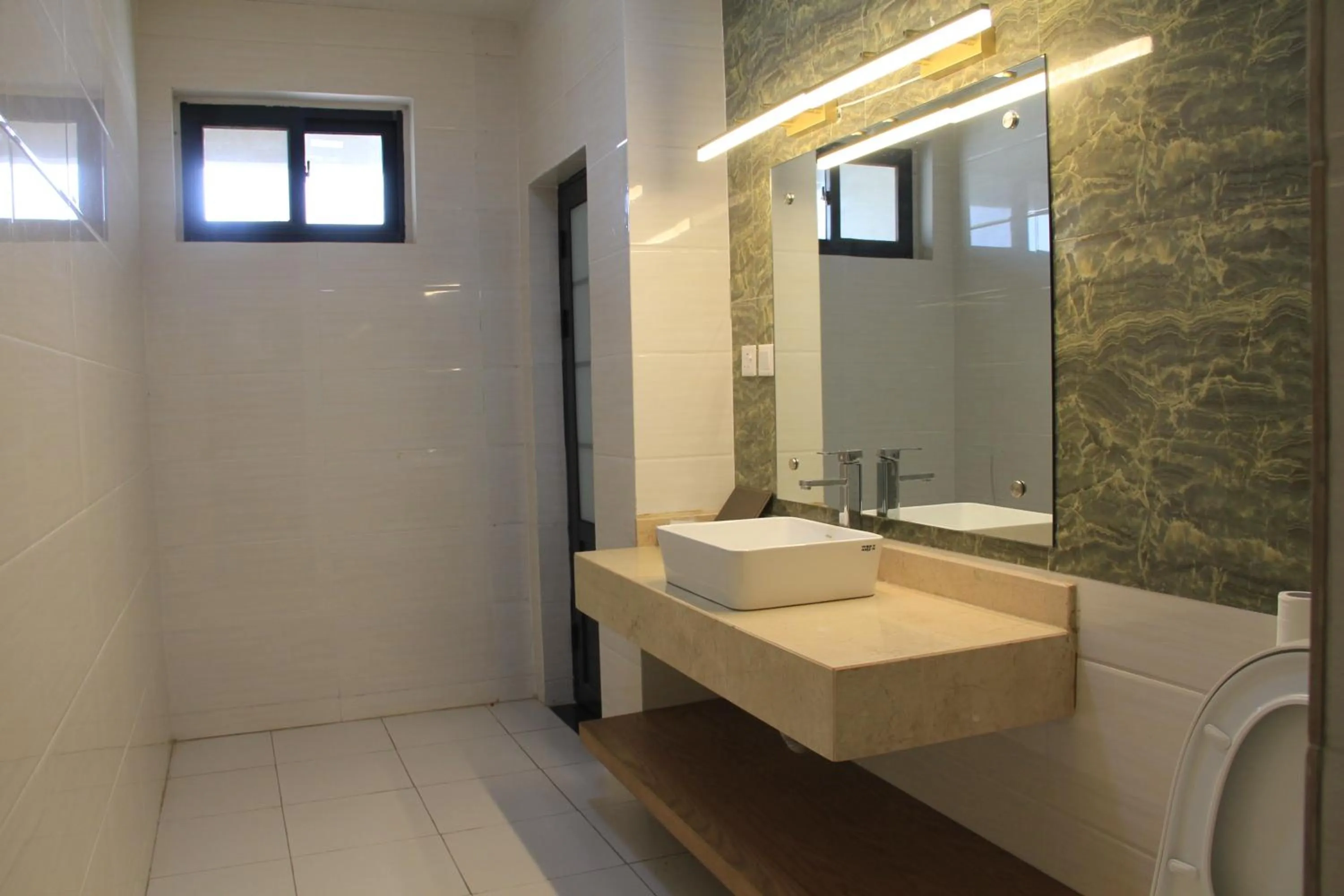 Toilet in Canwin Hotel