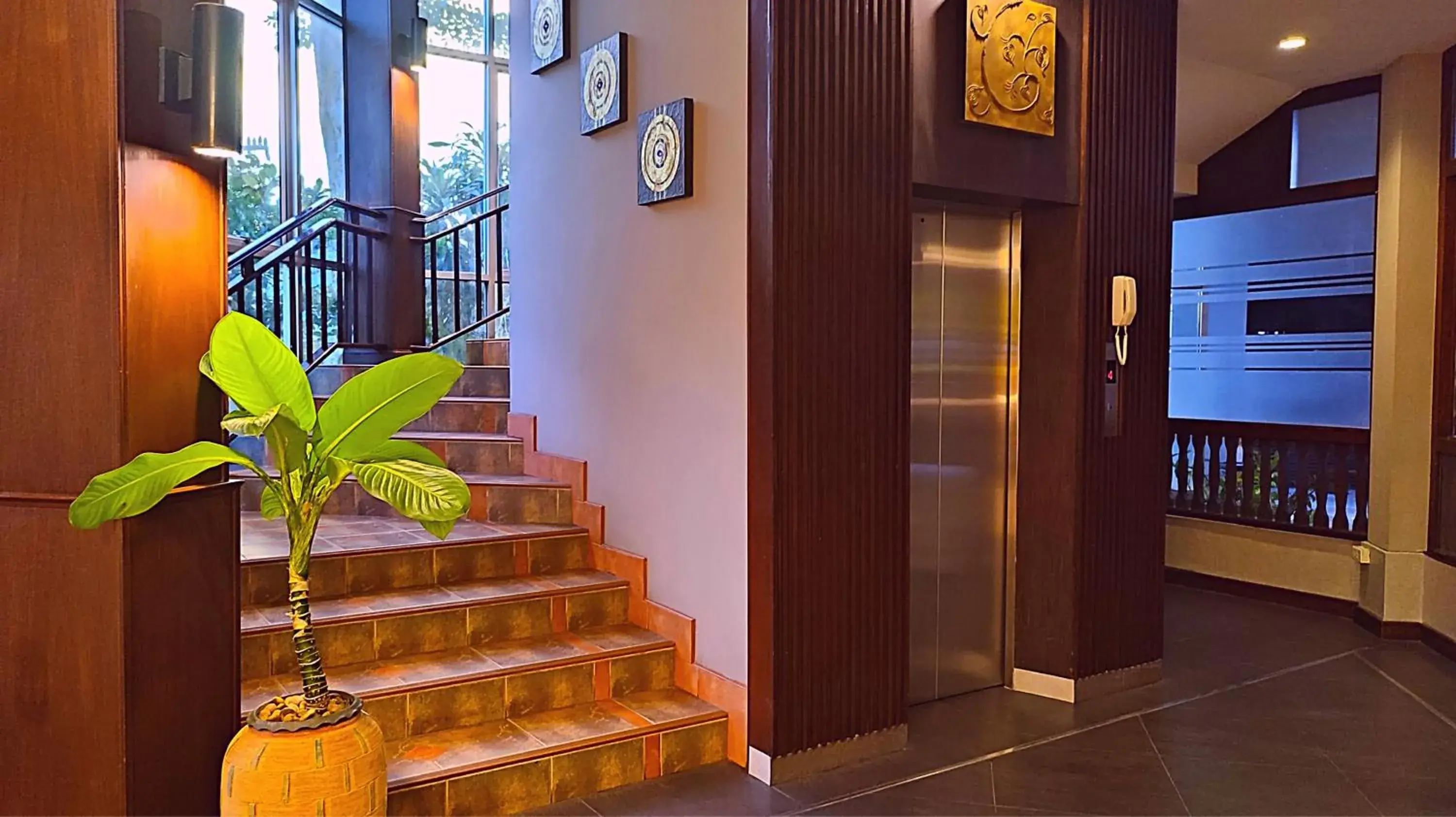 elevator in ShriGo Resort & Spa Pattaya