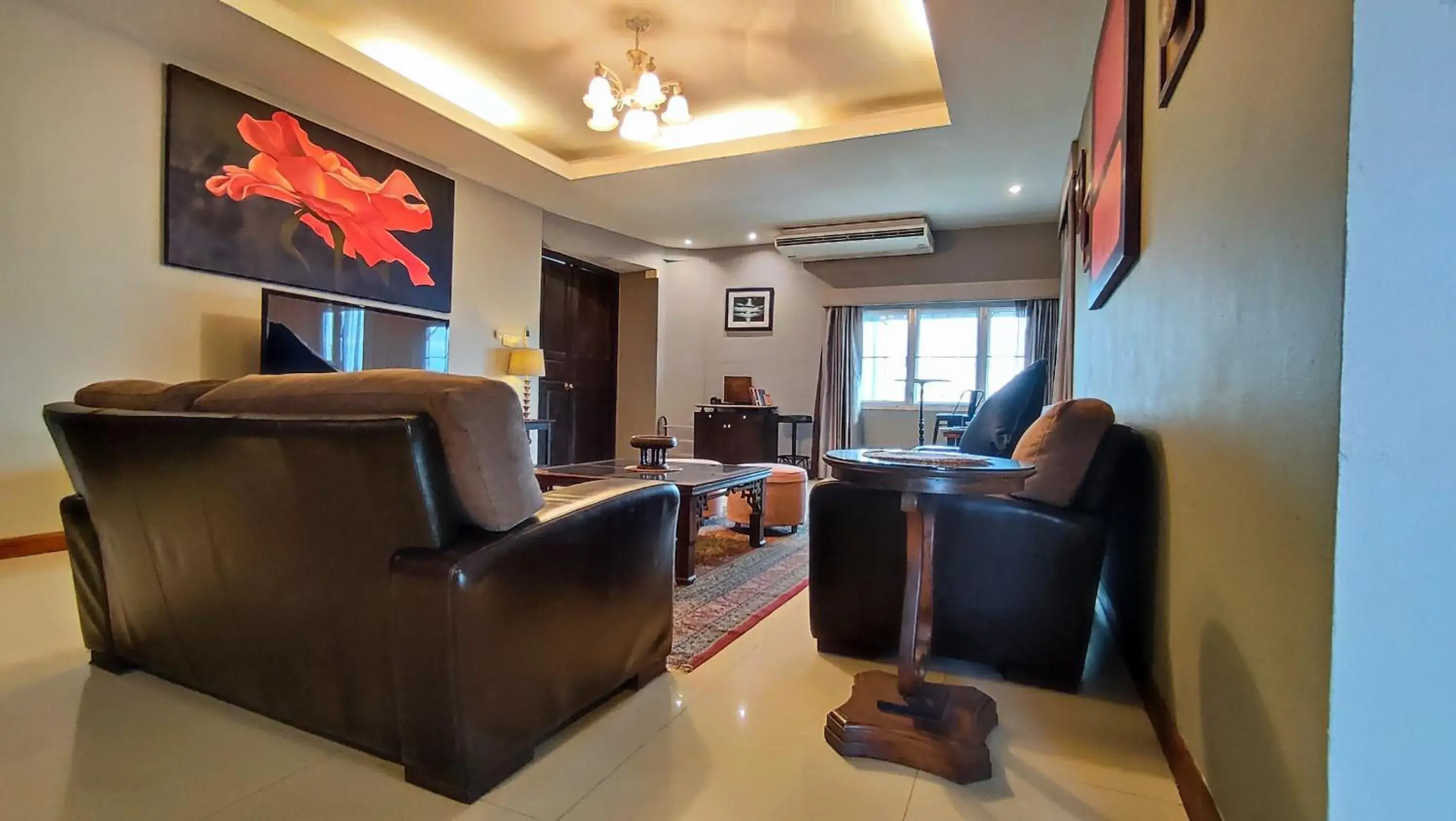 Living room, Seating Area in ShriGo Resort & Spa Pattaya