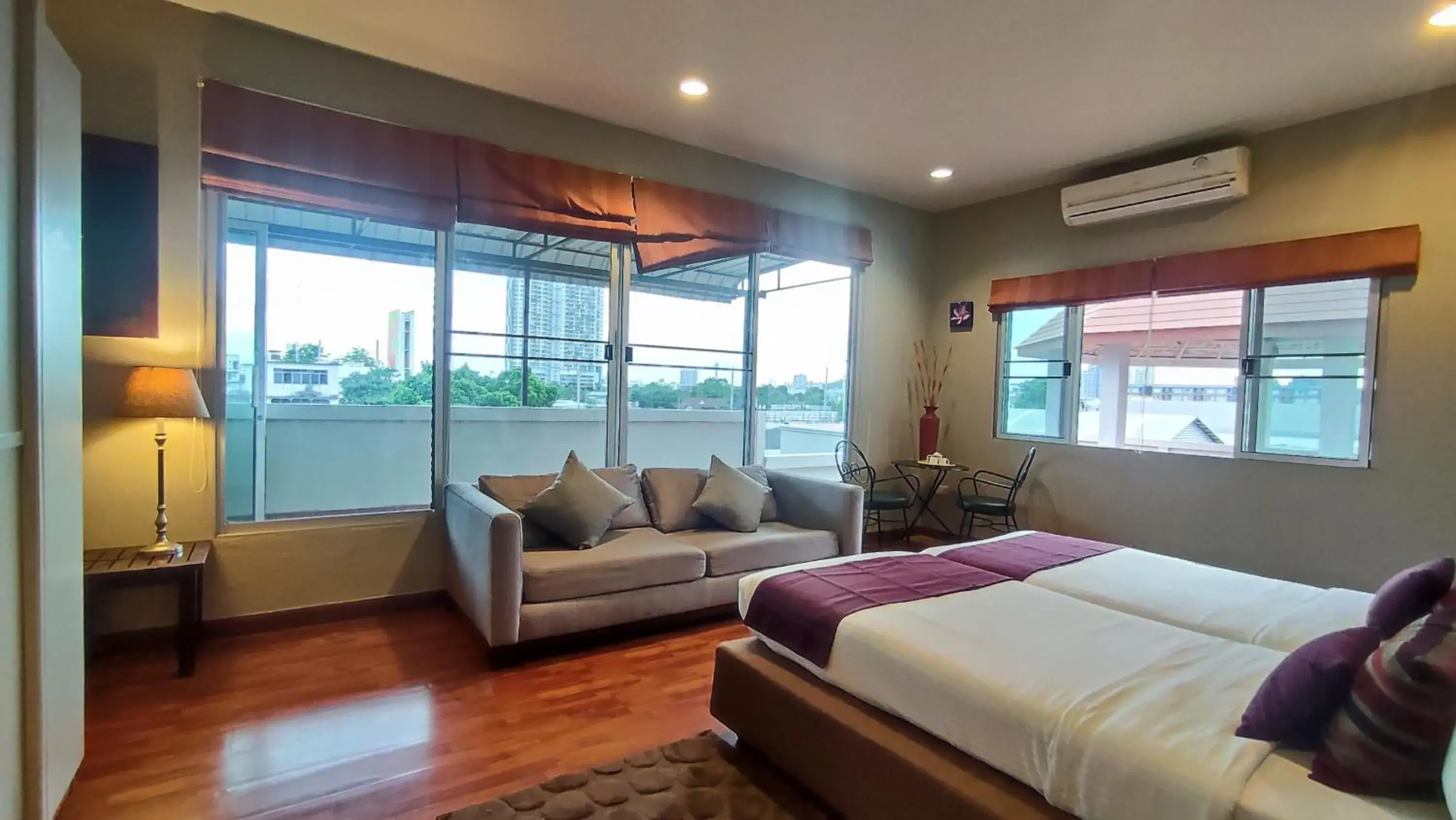 Bedroom in ShriGo Resort & Spa Pattaya