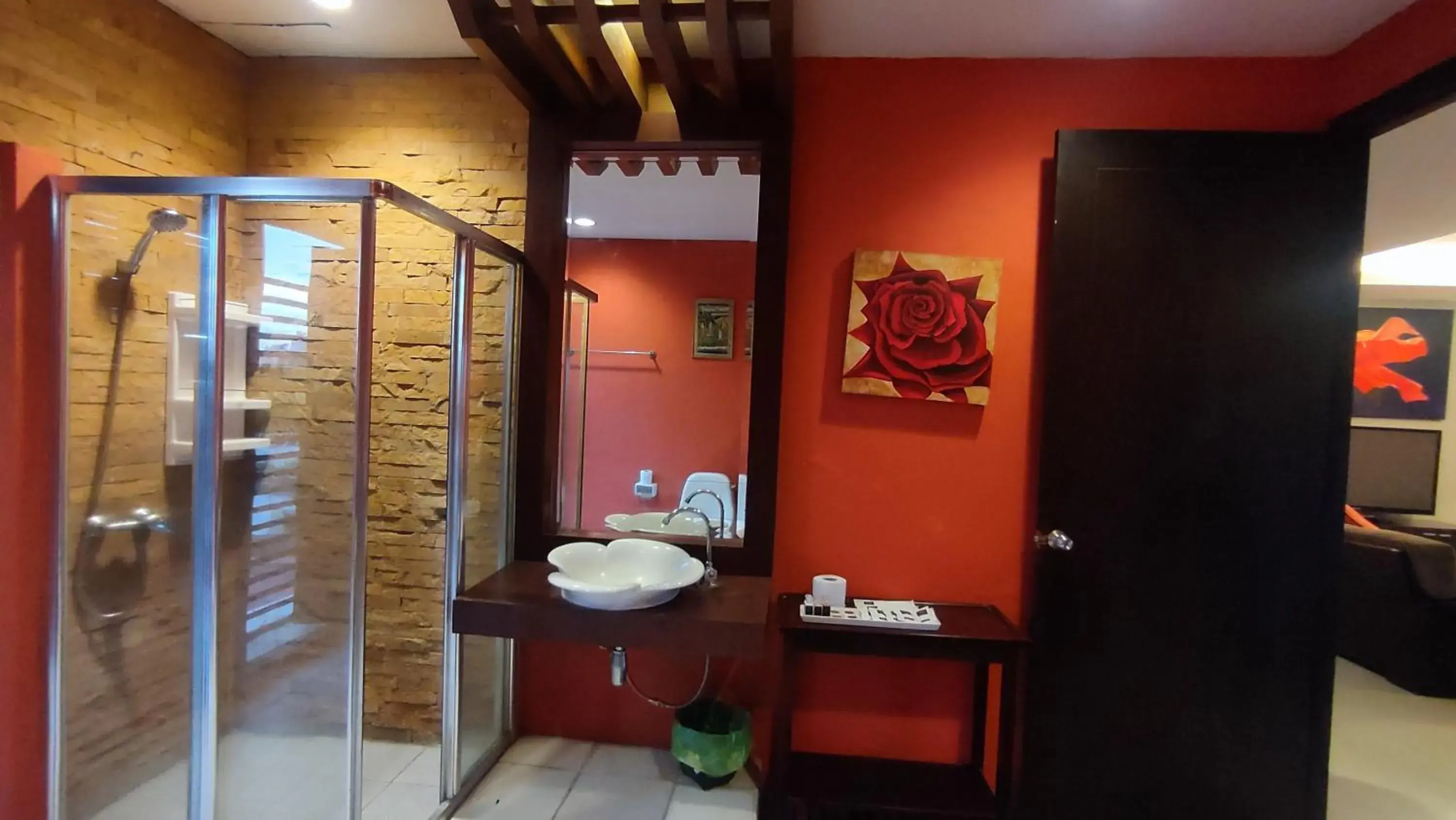 Bathroom in ShriGo Resort & Spa Pattaya