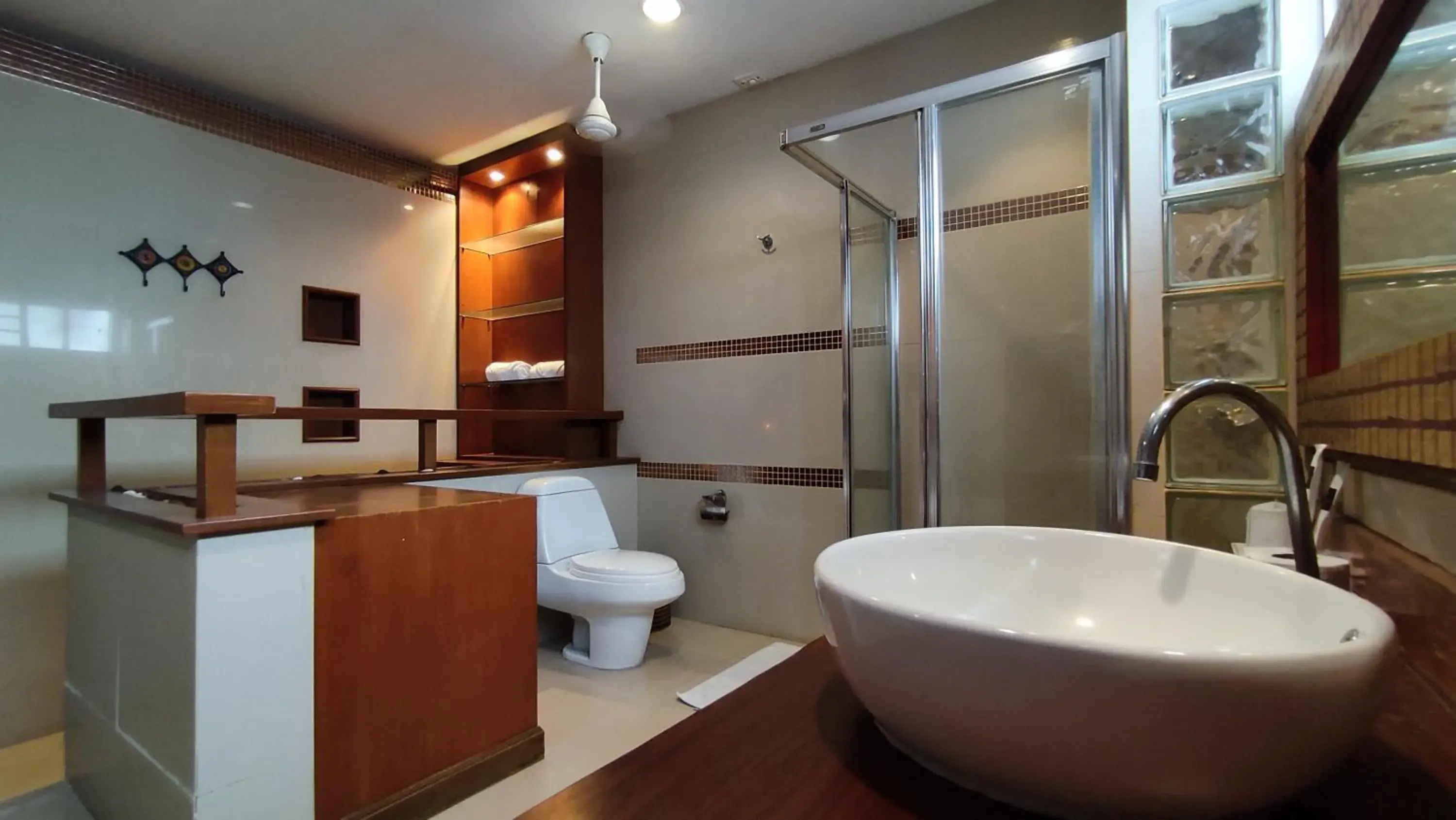 Toilet, Bathroom in ShriGo Resort & Spa Pattaya