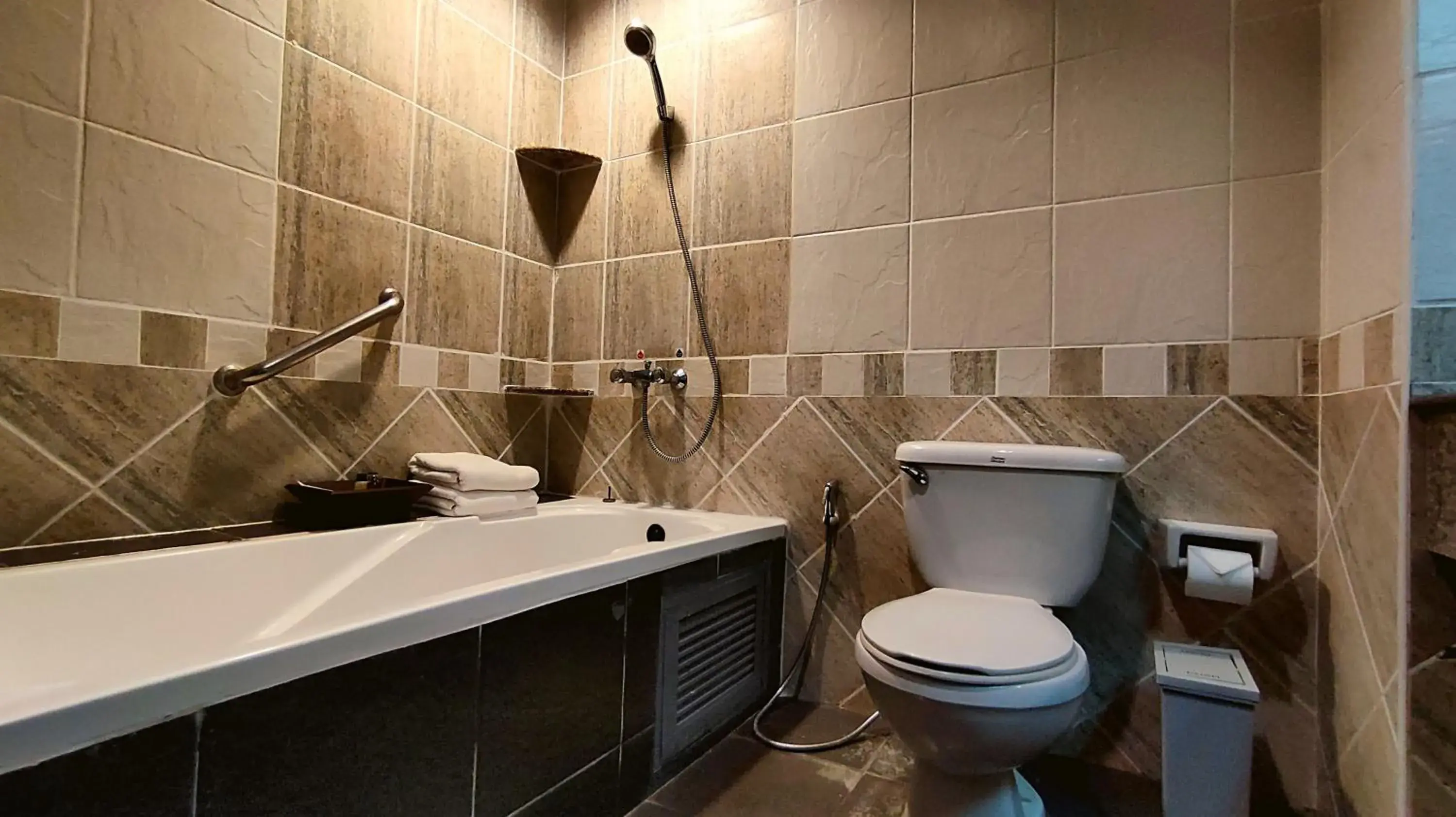 Toilet, Bathroom in ShriGo Resort & Spa Pattaya