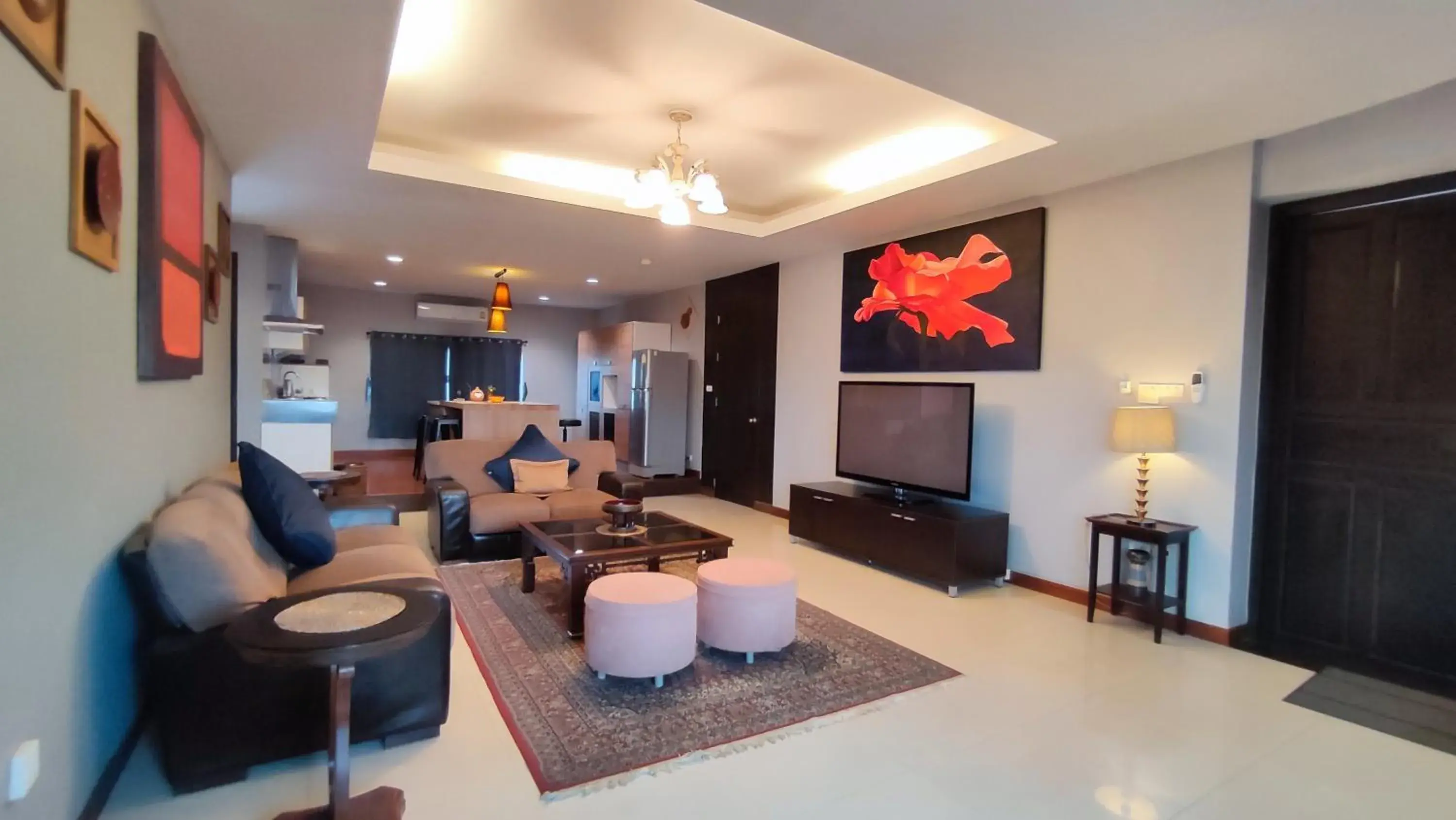 Living room, Seating Area in ShriGo Resort & Spa Pattaya