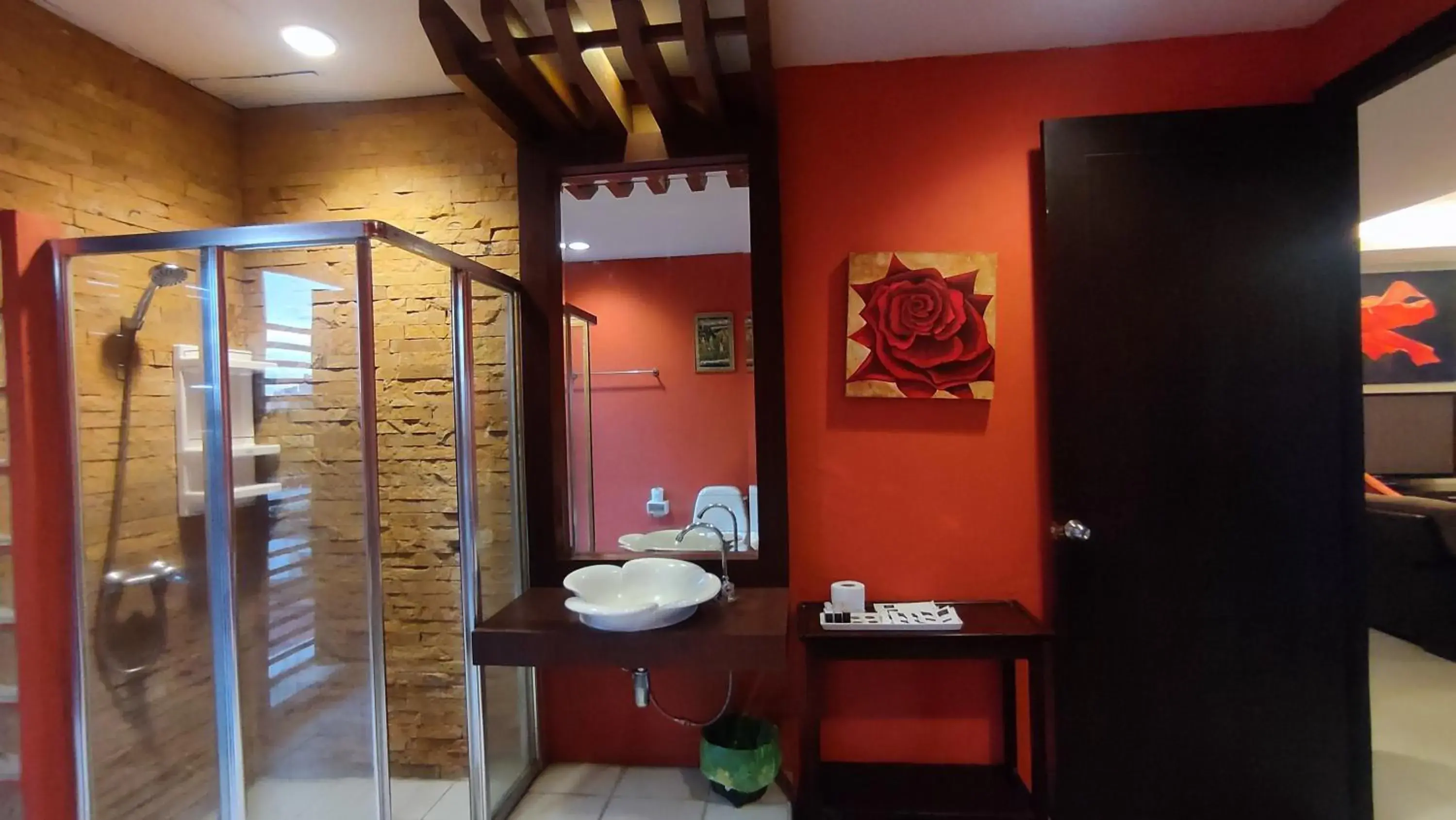 Bathroom in ShriGo Resort & Spa Pattaya