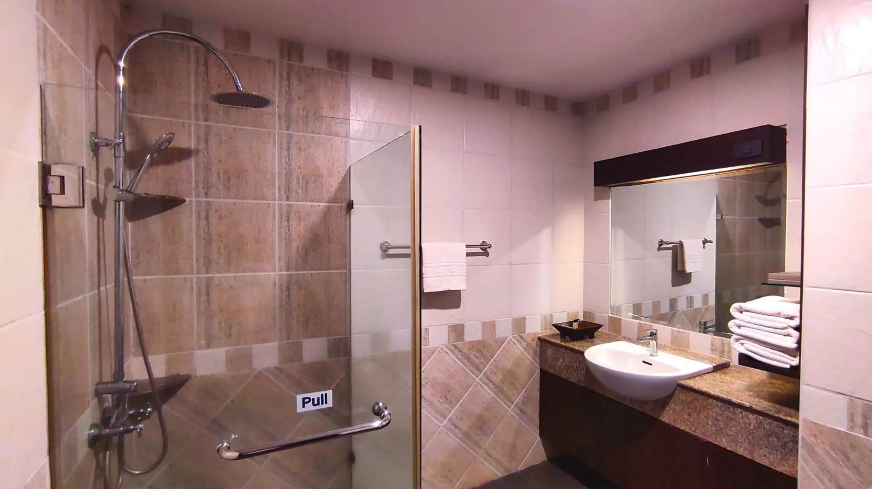 Shower, Bathroom in ShriGo Resort & Spa Pattaya