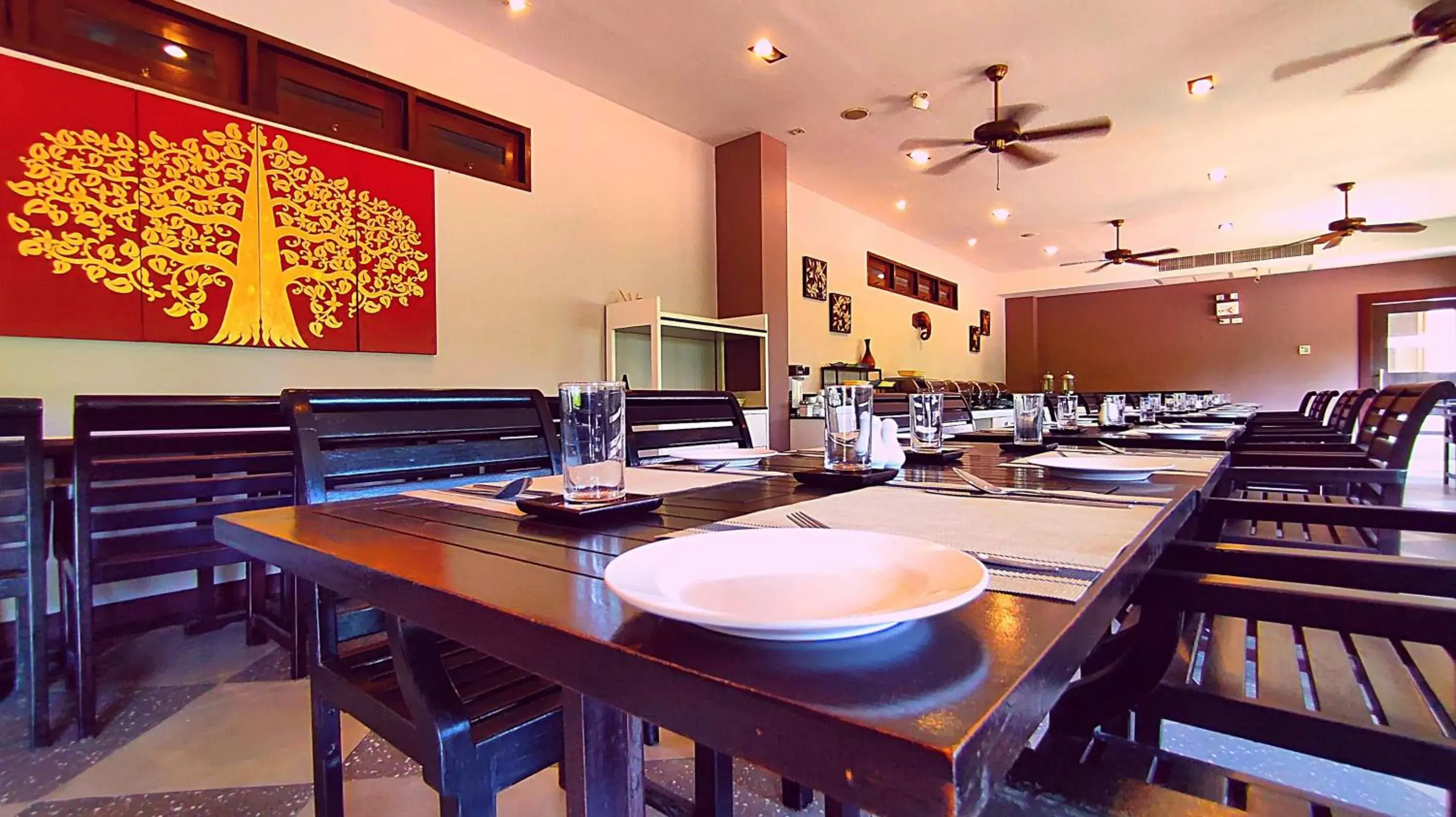 Dining area, Restaurant/Places to Eat in ShriGo Resort & Spa Pattaya