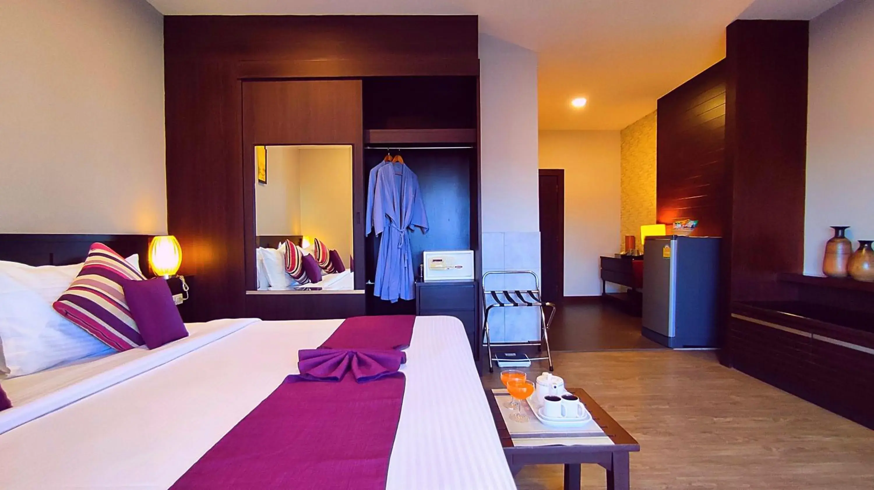 Bedroom in ShriGo Resort & Spa Pattaya