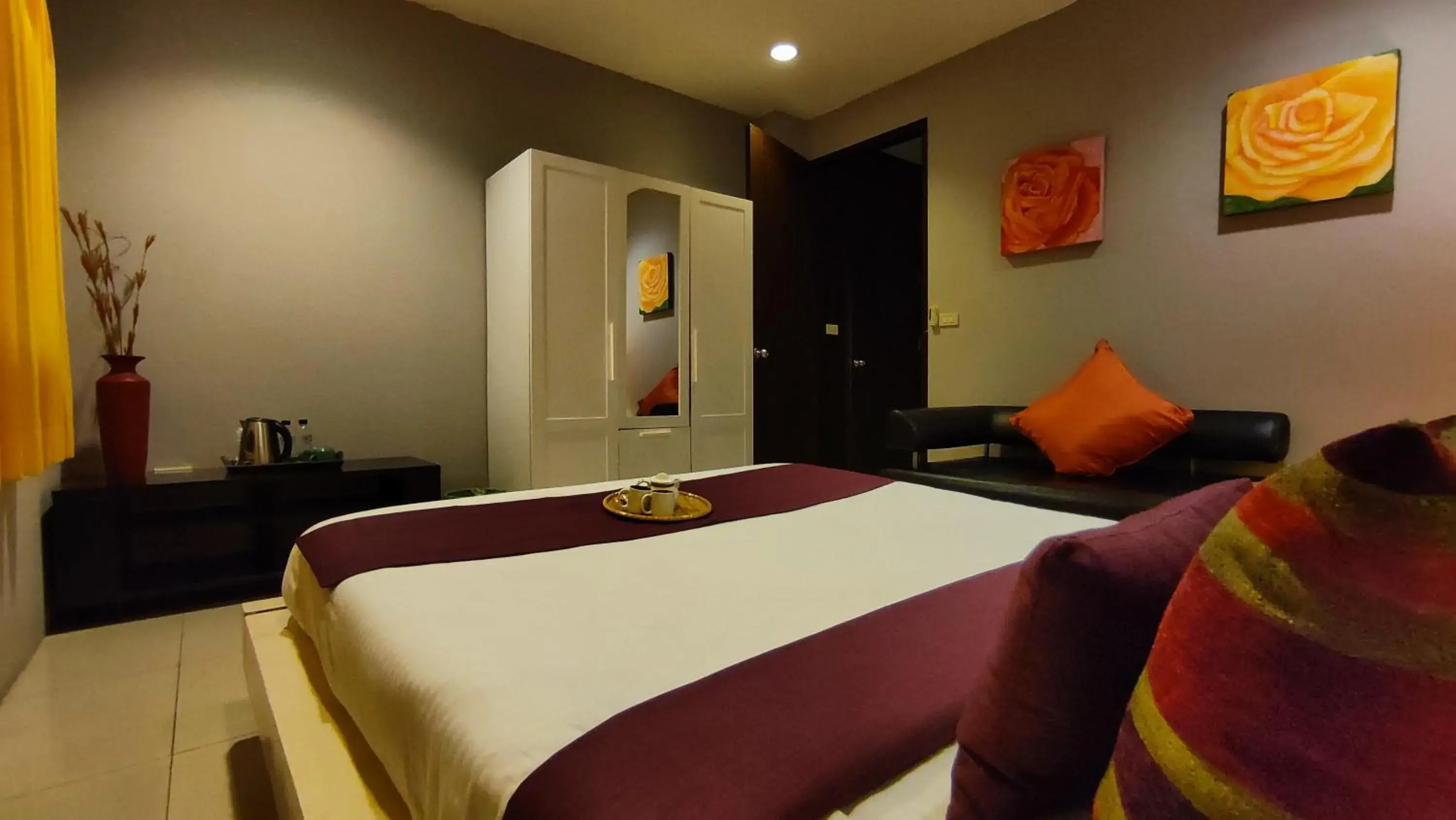 Bedroom in ShriGo Resort & Spa Pattaya