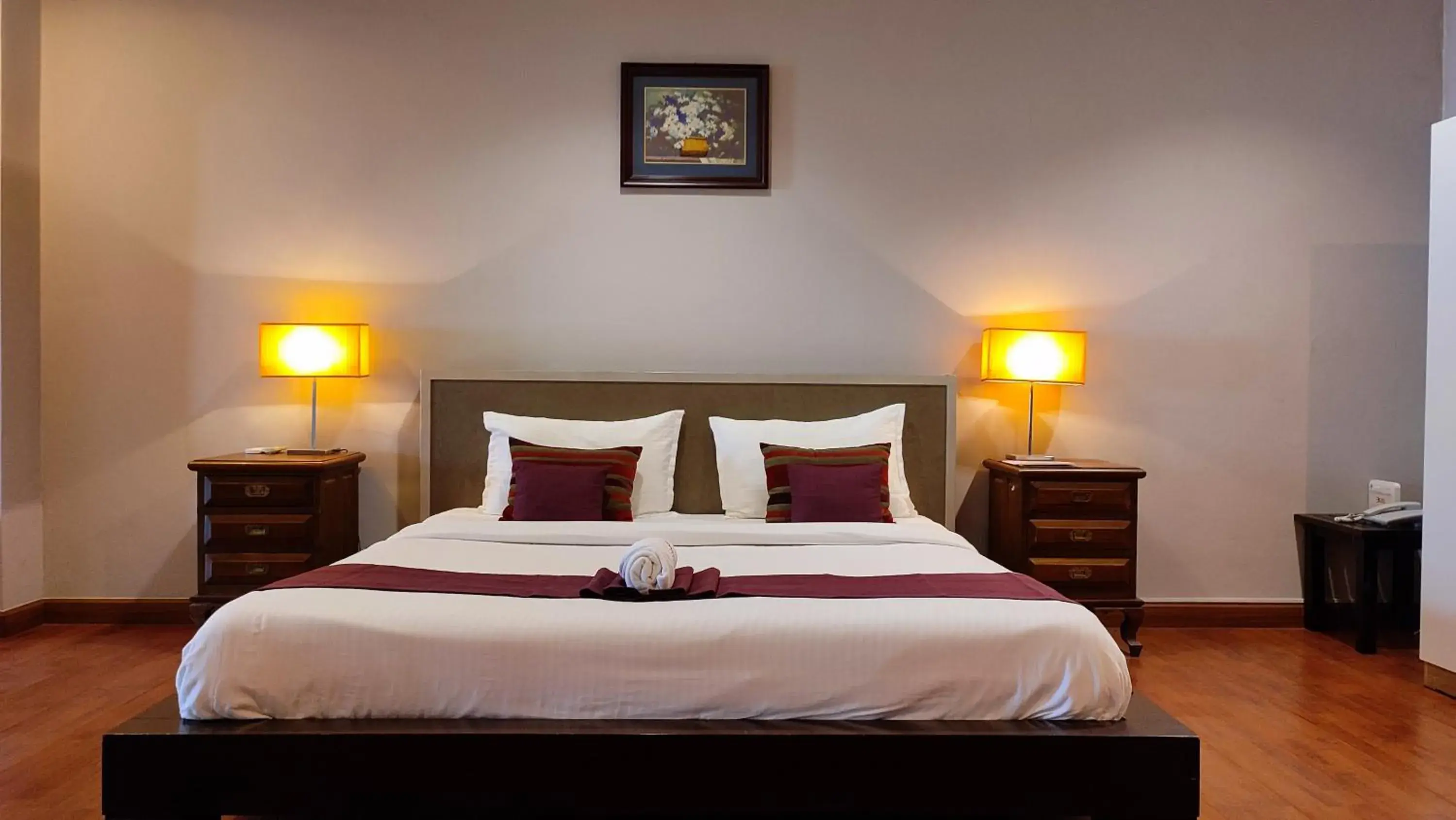 Bed in ShriGo Resort & Spa Pattaya