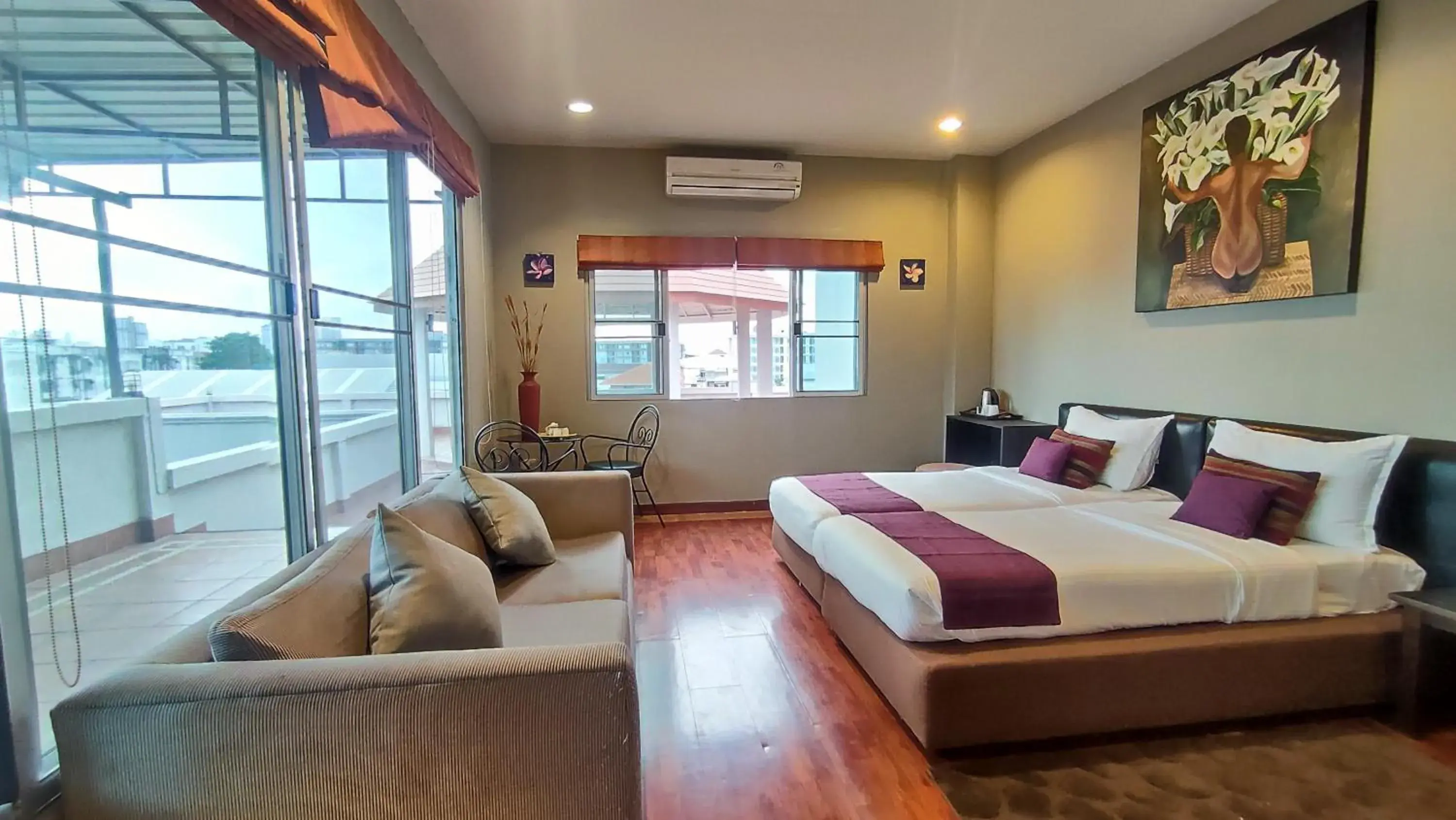 Bedroom in ShriGo Resort & Spa Pattaya