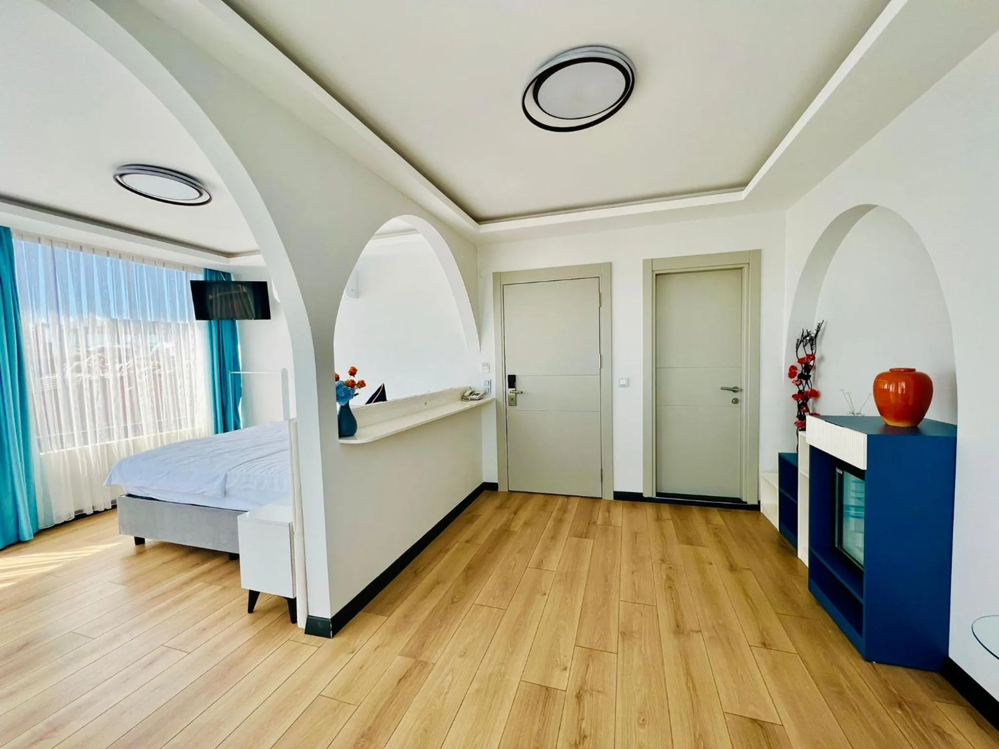 Photo of the whole room in Apex Hotel