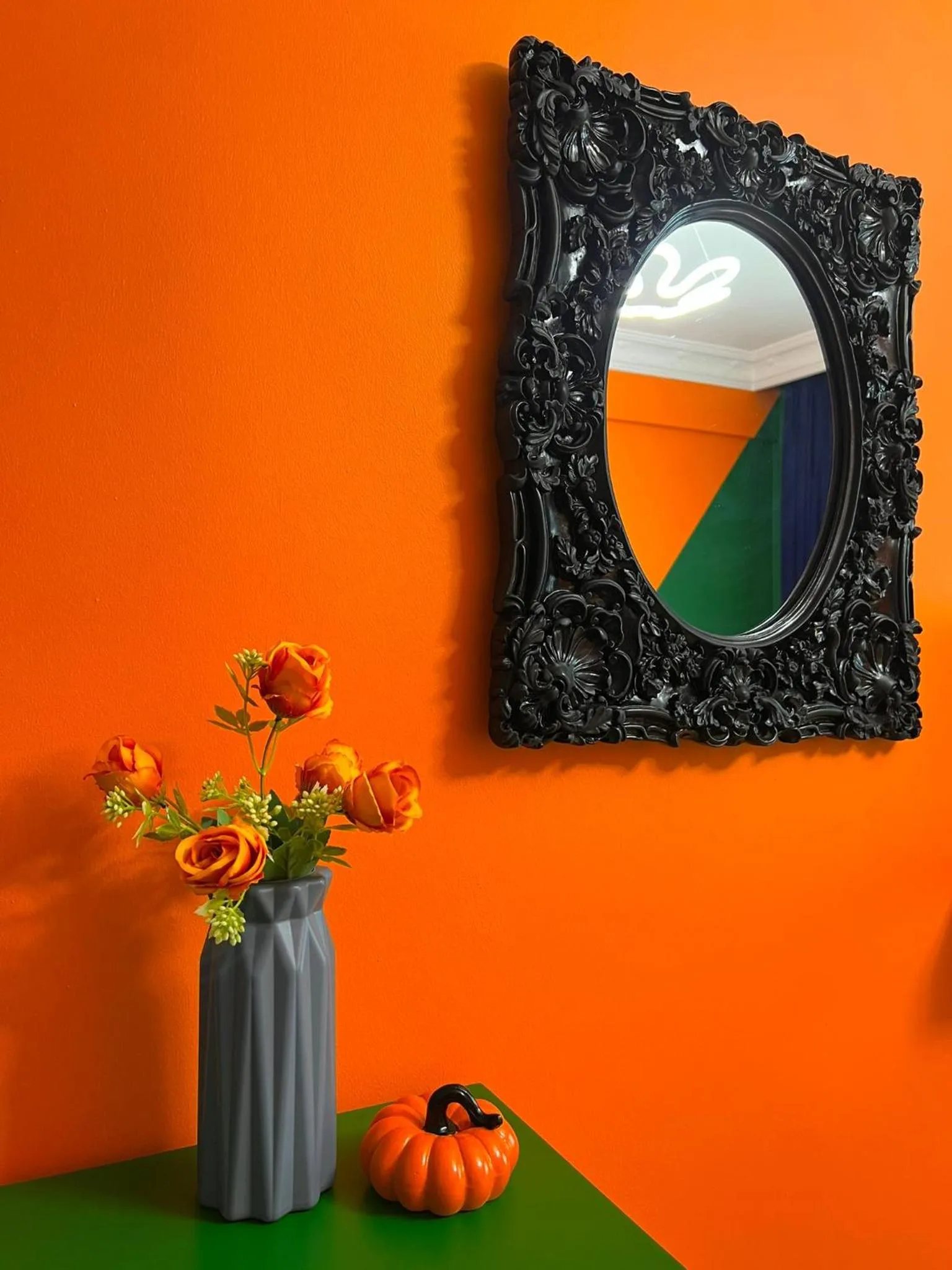 Decorative detail in Apex Hotel