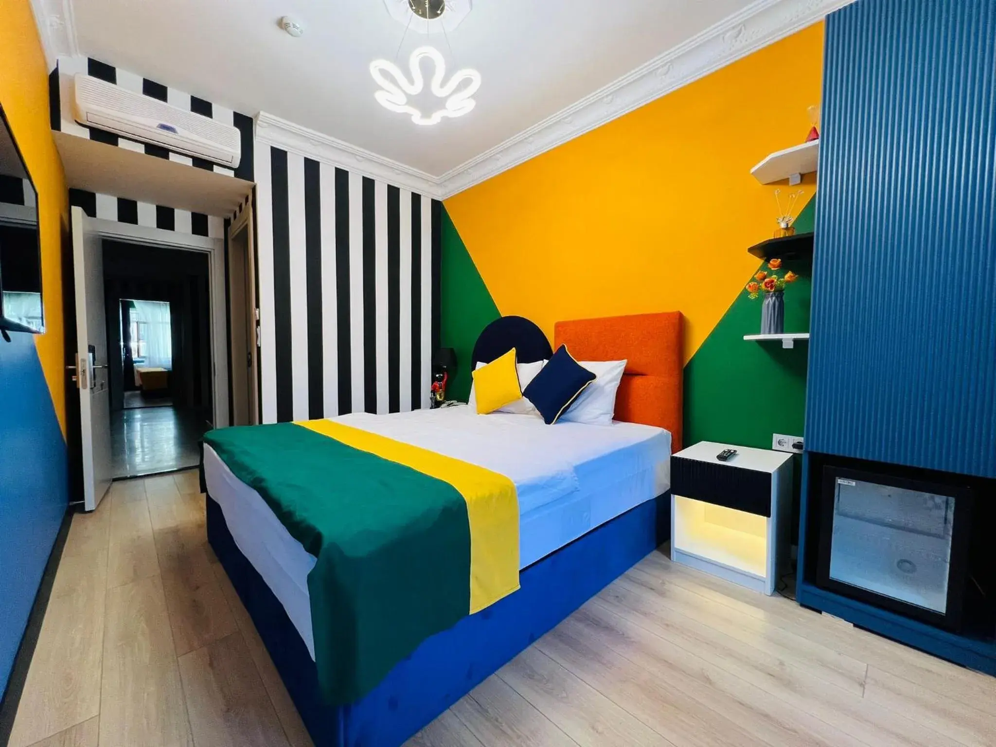 Double Room with Balcony in Apex Hotel Double Room with Balcony in Apex Hotel