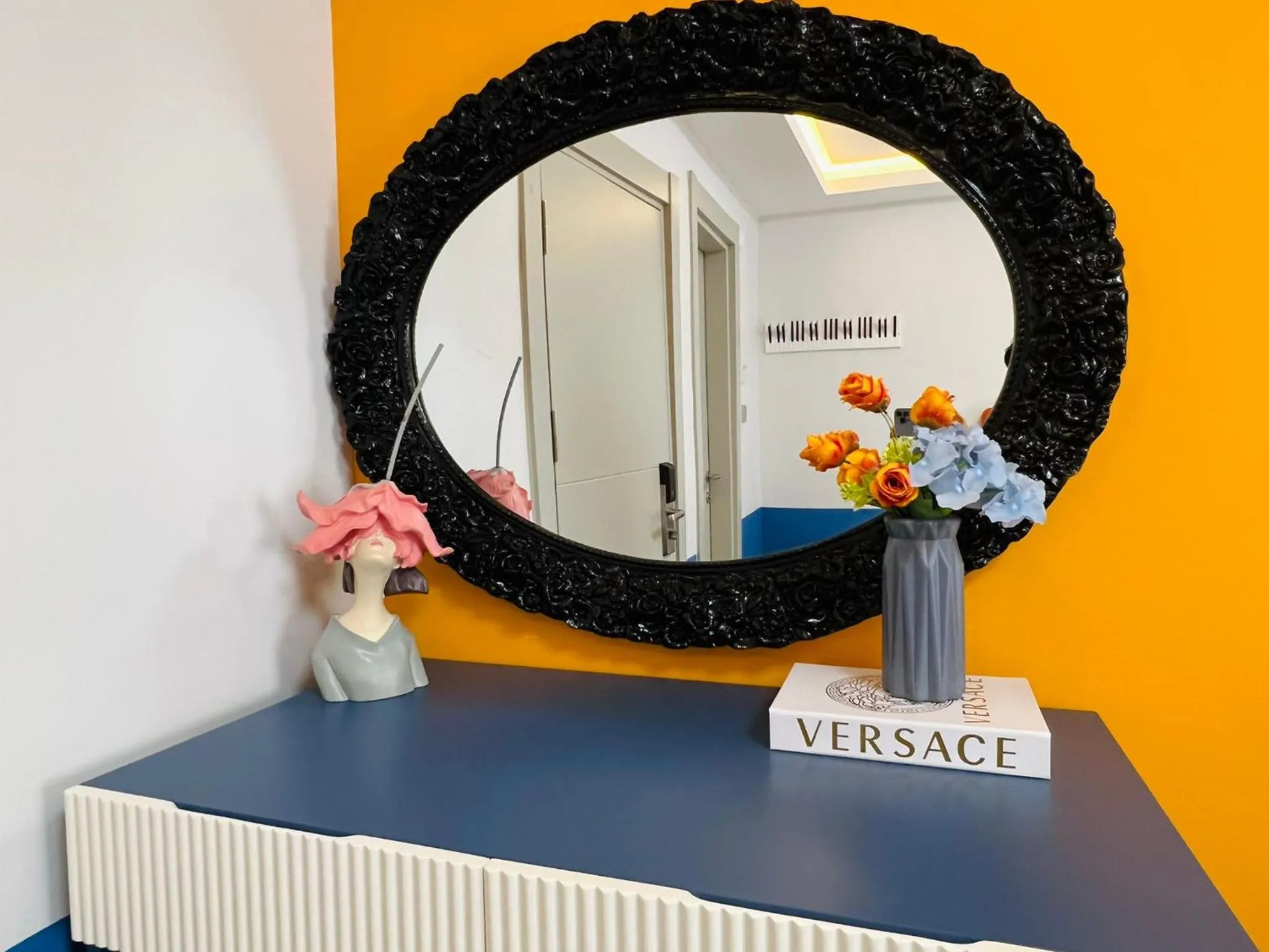 Decorative detail in Apex Hotel