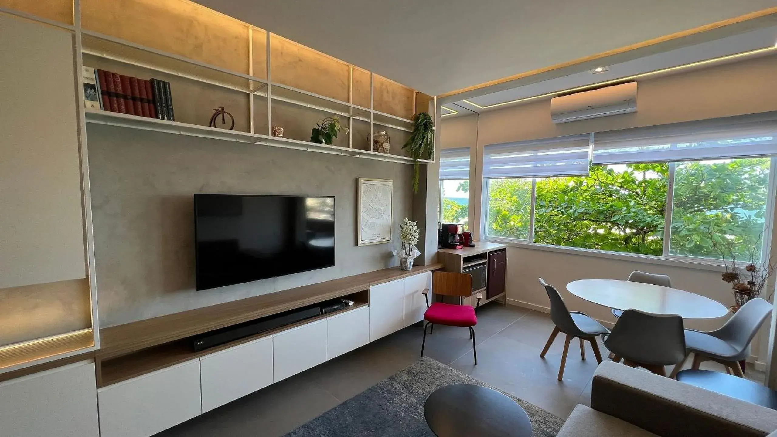 Modern Studio with Ocean View Modern Studio with Ocean View