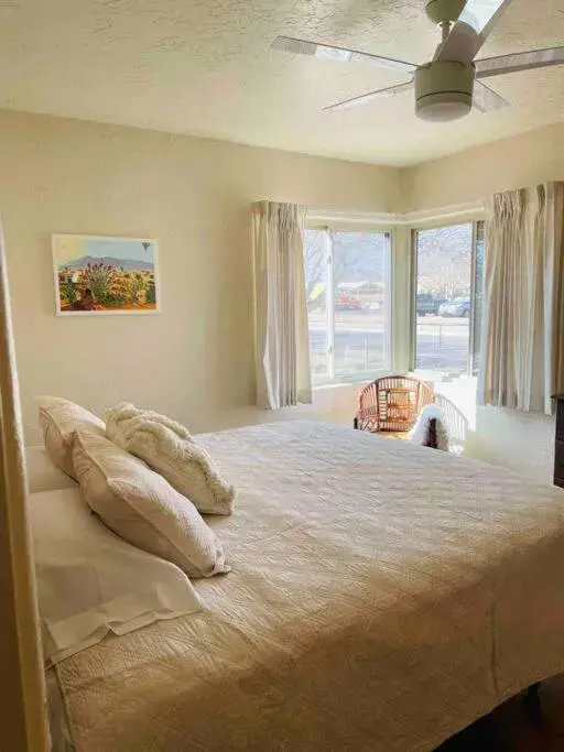 Vintage charm vacation home with modern comforts near Old Town Vintage charm vacation home with modern comforts near Old Town