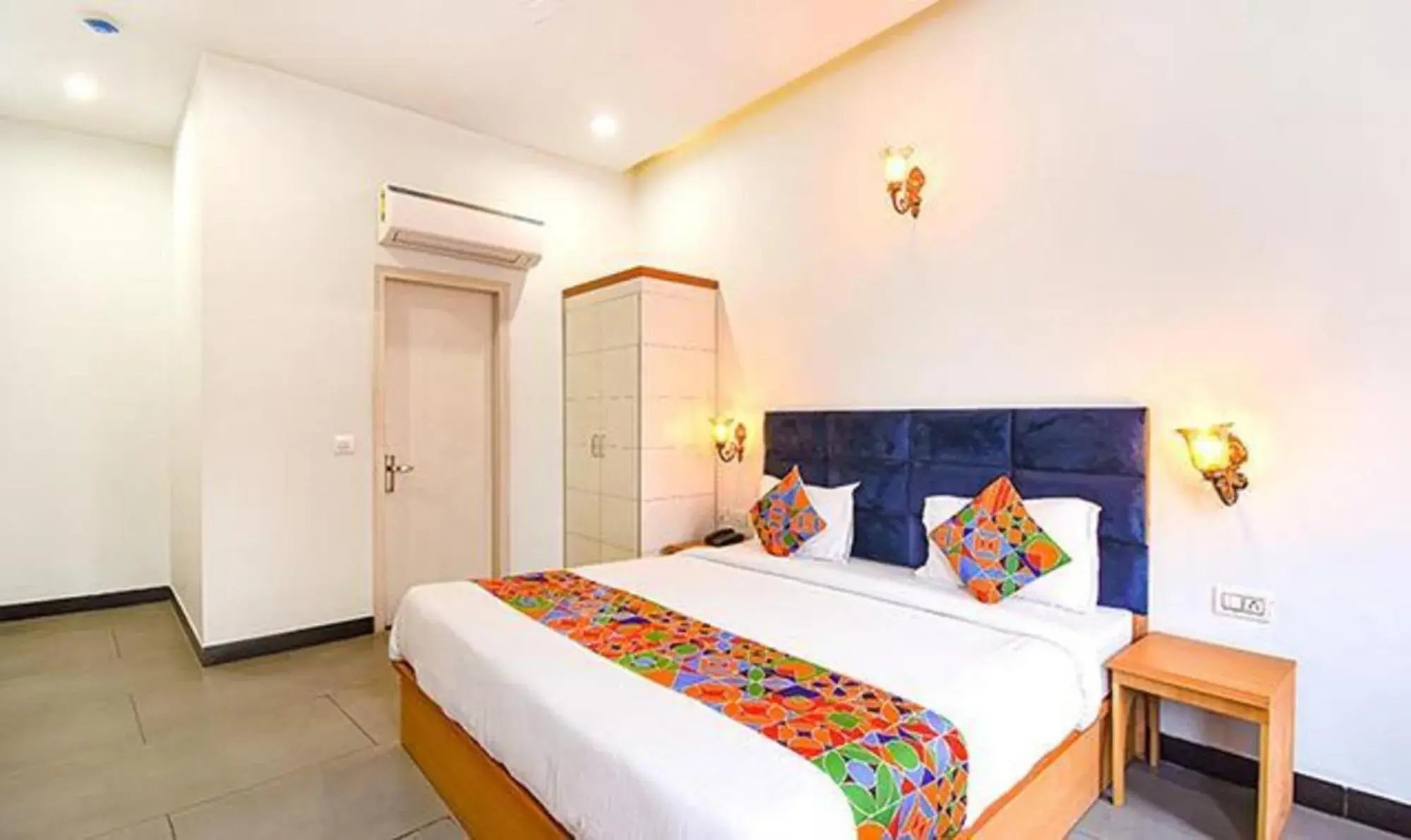 Photo of the whole room in FabHotel NH7 Photo of the whole room in FabHotel NH7