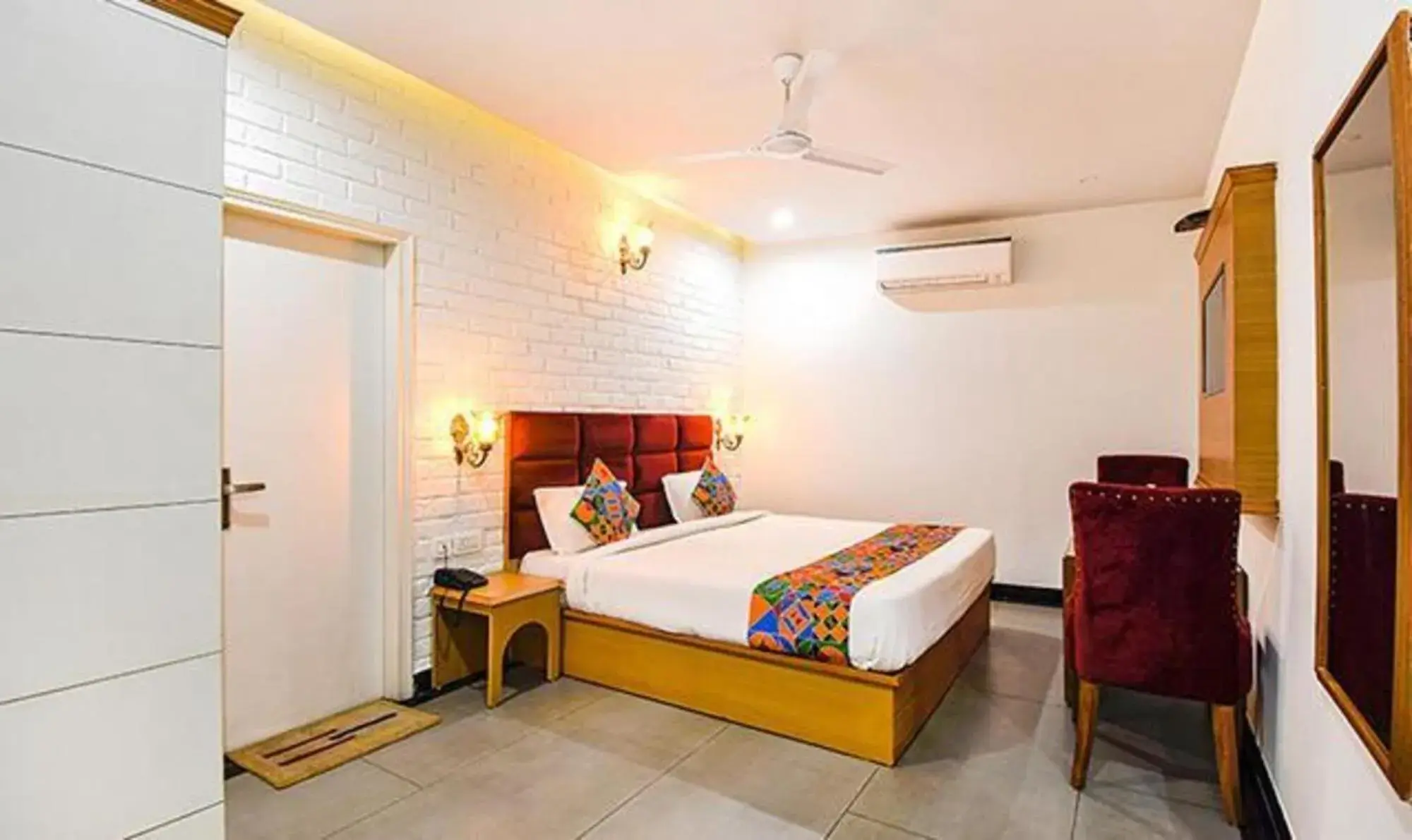 Photo of the whole room in FabHotel NH7 Photo of the whole room in FabHotel NH7