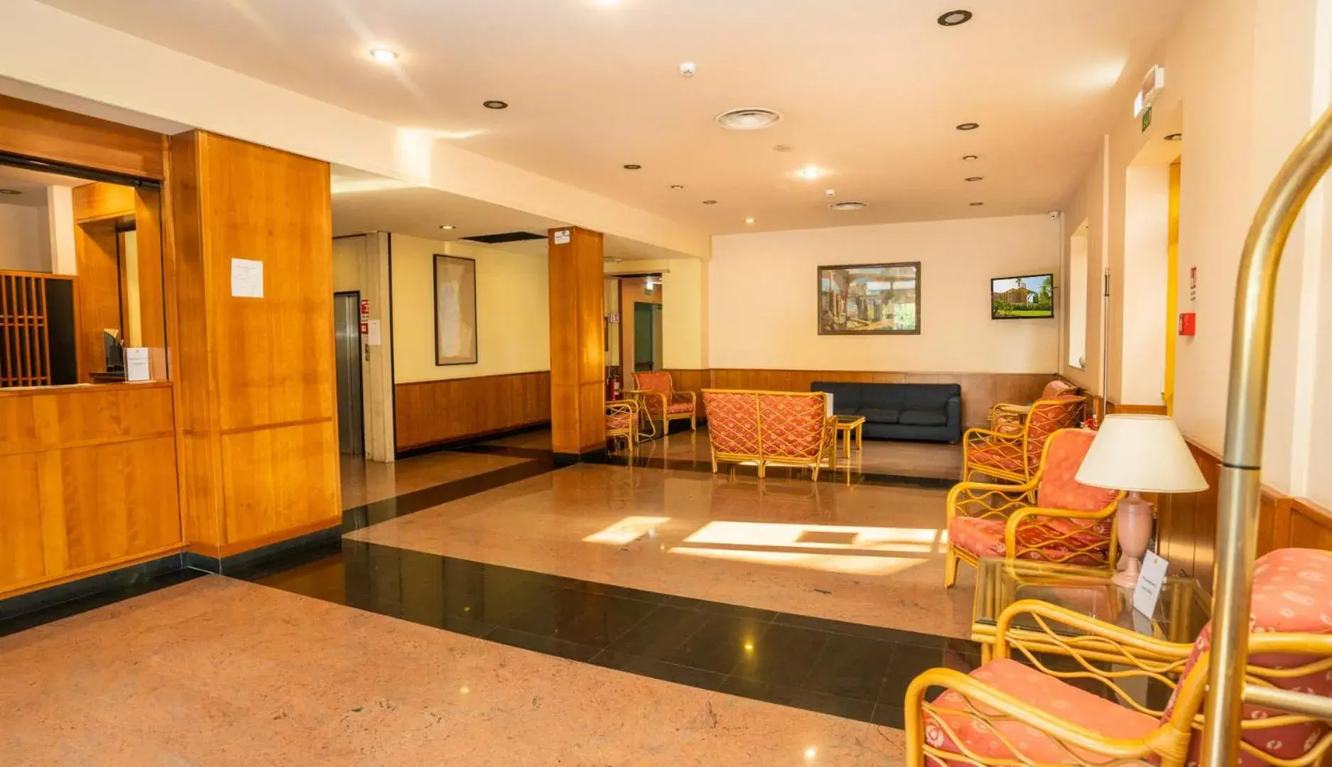 Lobby or reception in Hotel Tivoli Lobby or reception in Hotel Tivoli