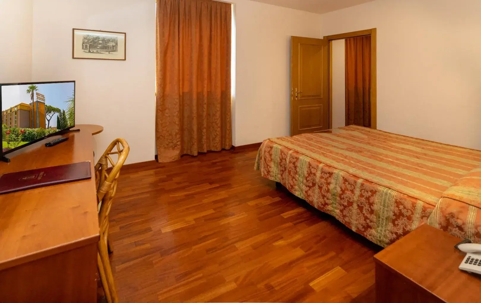 Bedroom, Bed in Hotel Tivoli Bedroom, Bed in Hotel Tivoli