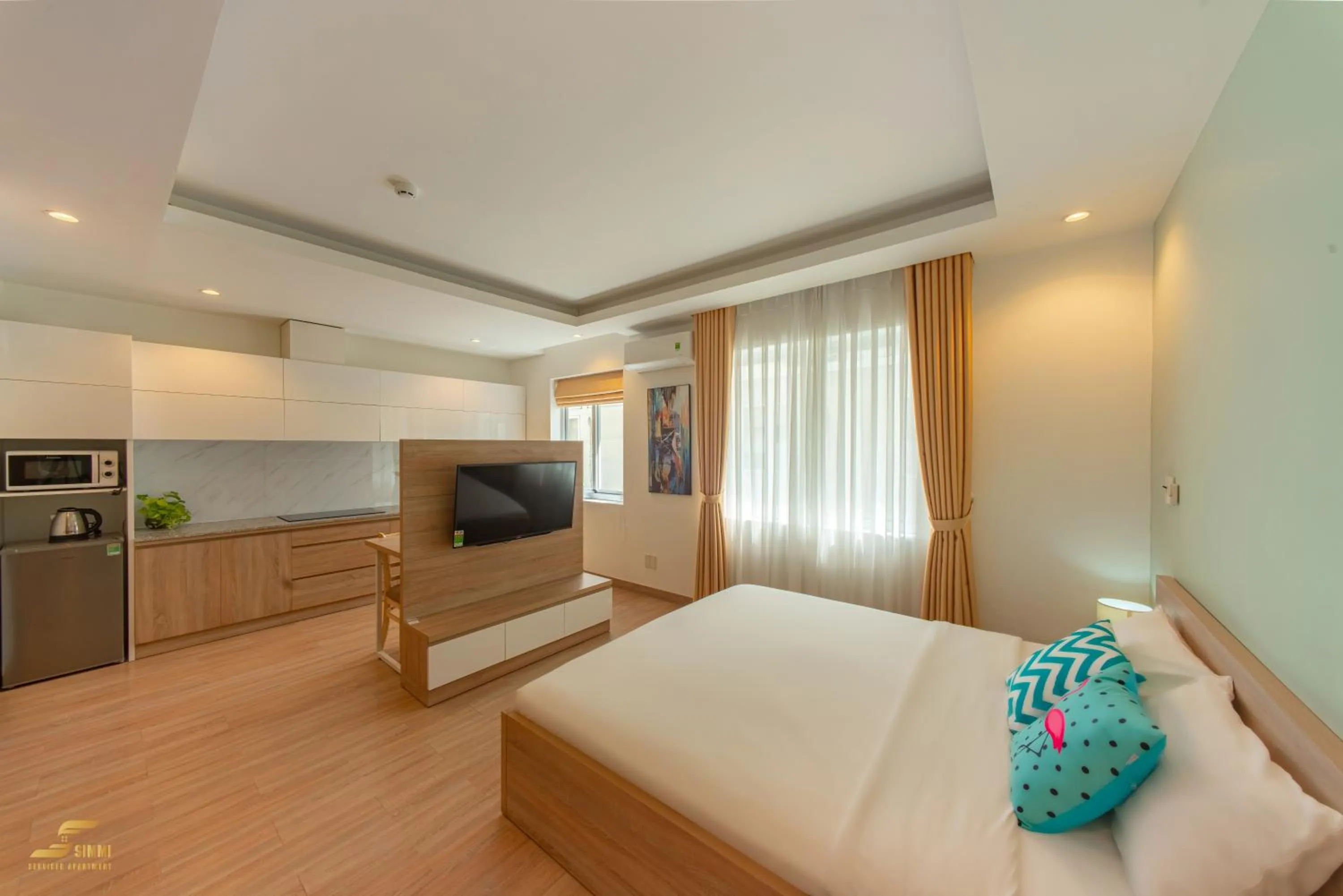 Communal lounge/ TV room in Simmi 4 Hotel & Apartment Near SECC