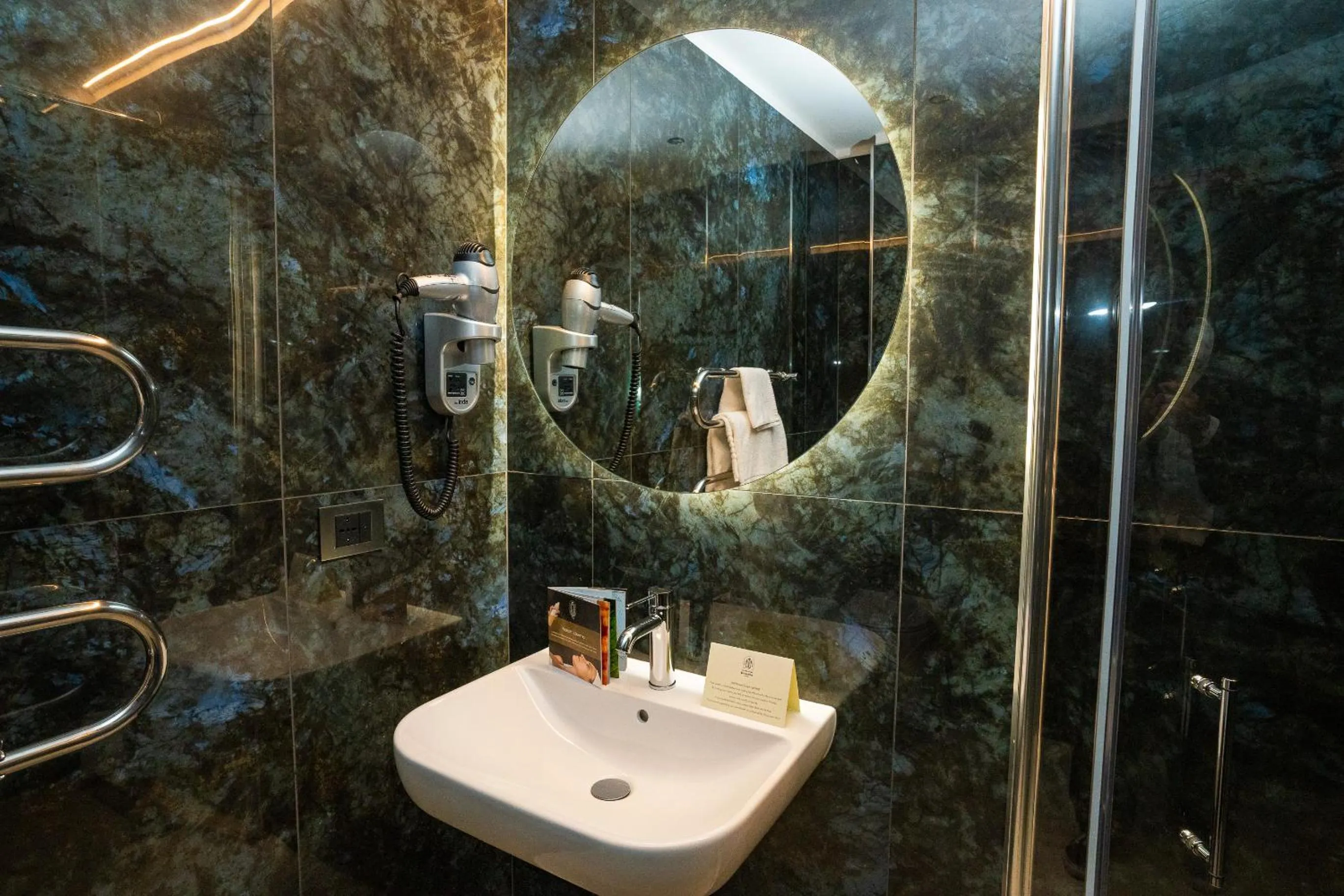 Bathroom in Grand Hotel Duca D'Este