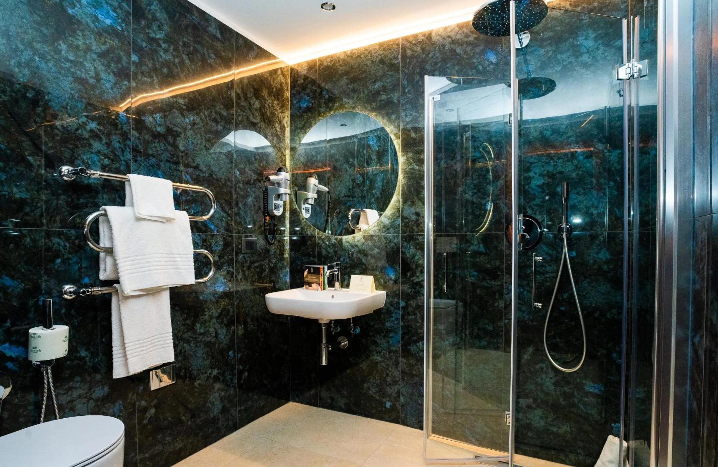 Bathroom in Grand Hotel Duca D'Este