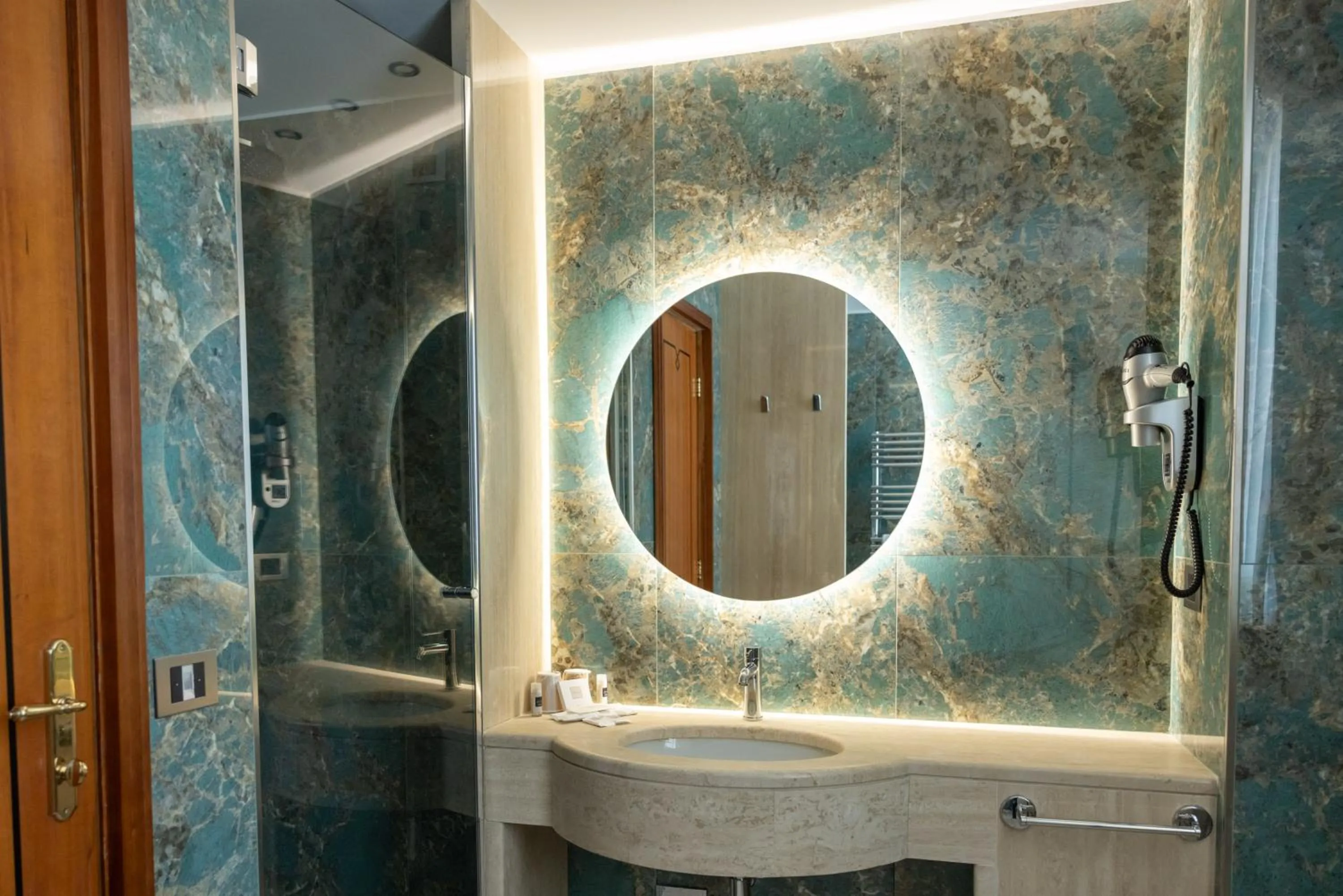 Bathroom in Grand Hotel Duca D'Este