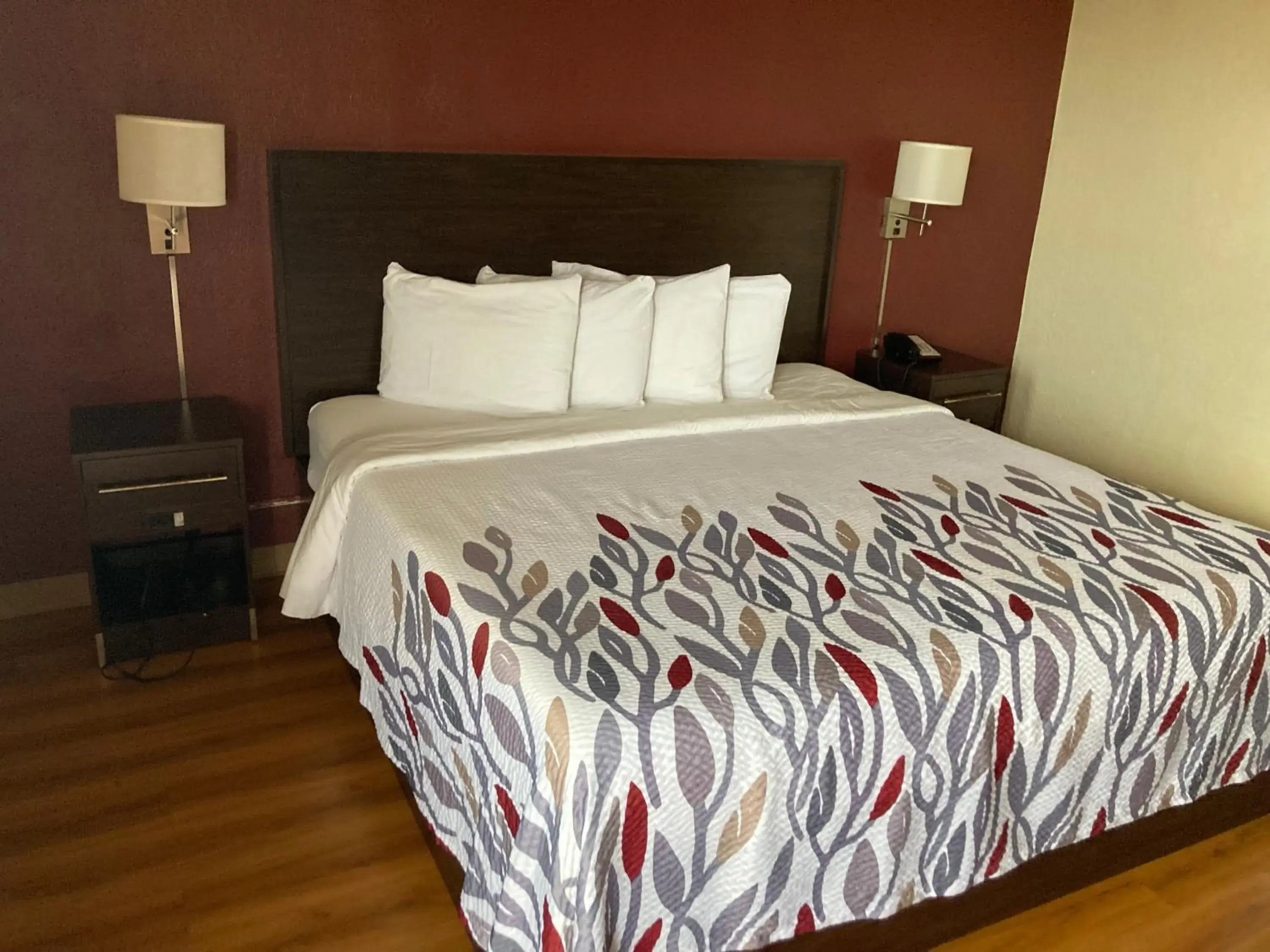 Queen Studio in Qubed San Antonio Queen Studio in Qubed San Antonio