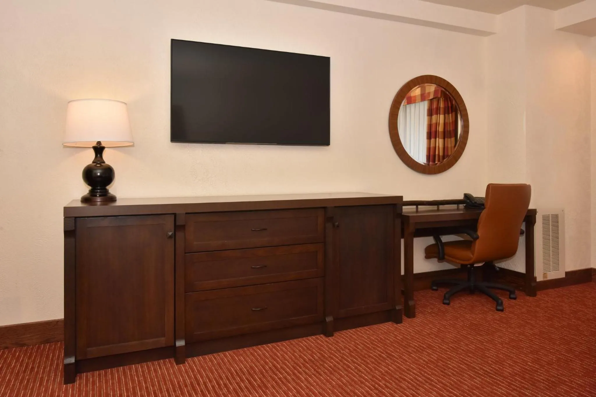 Bedroom in Slopeside Hotel by Seven Springs Resort