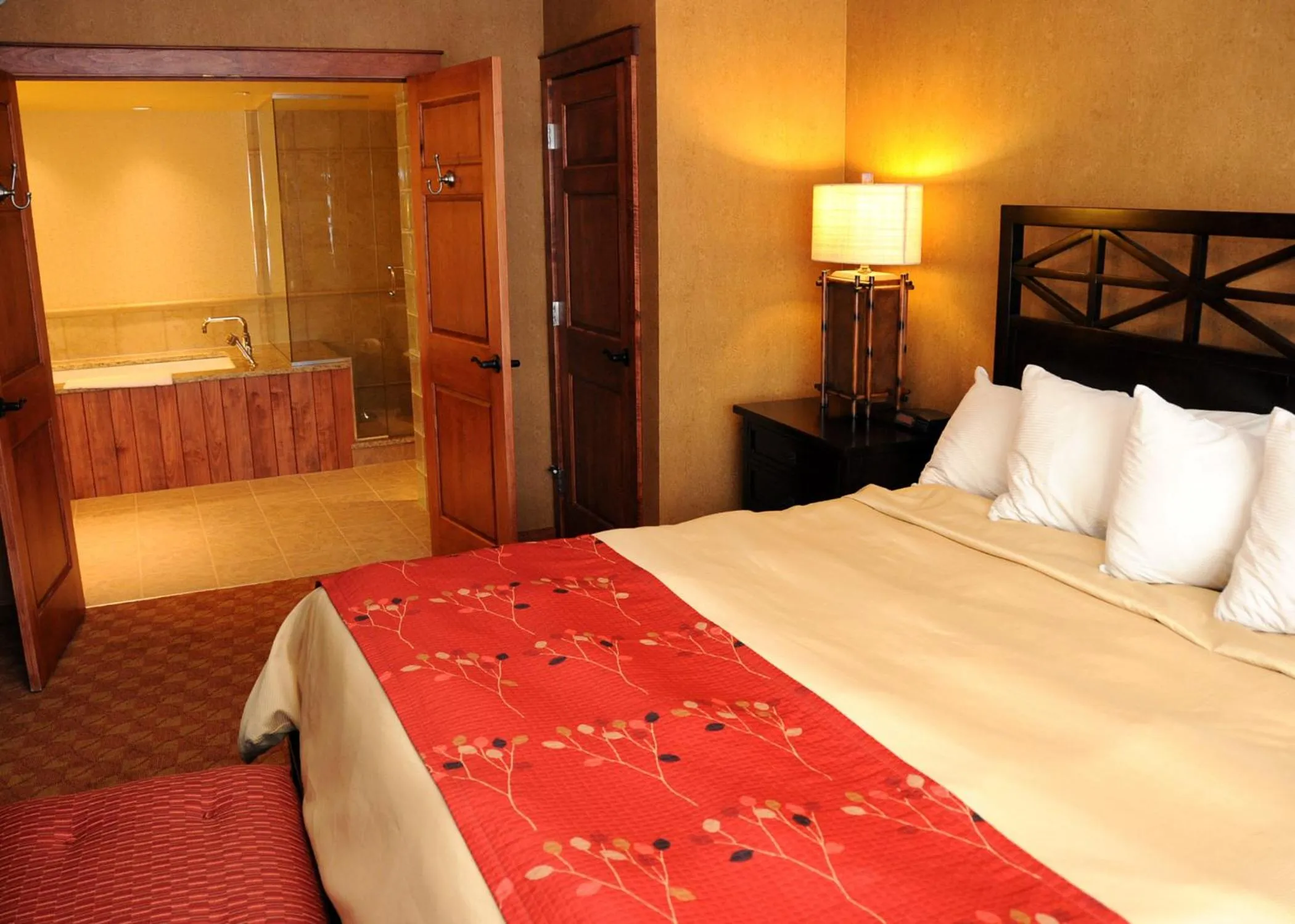 Photo of the whole room, Bed in Slopeside Hotel by Seven Springs Resort