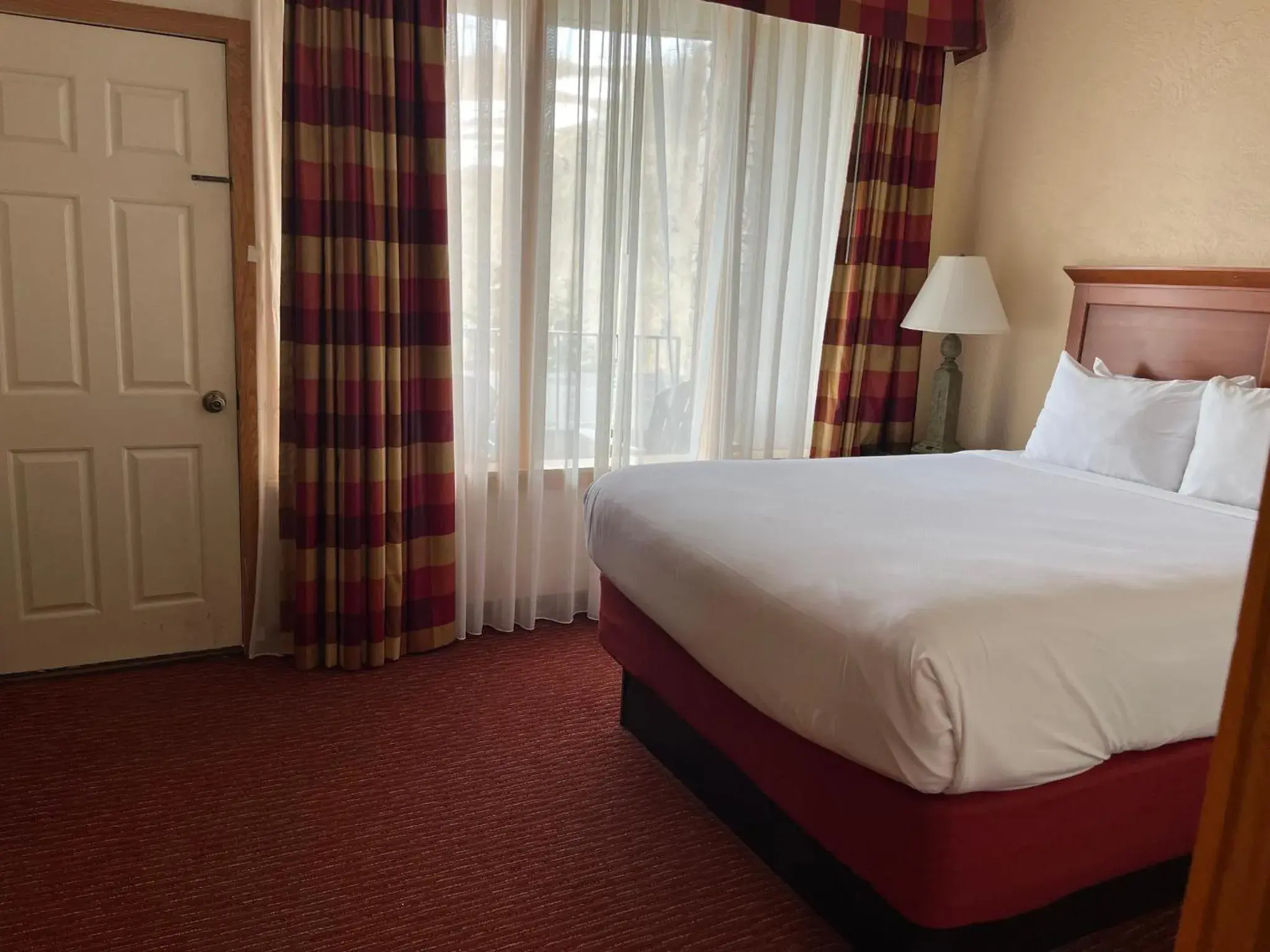 Bedroom, Bed in Slopeside Hotel by Seven Springs Resort Bedroom, Bed in Slopeside Hotel by Seven Springs Resort