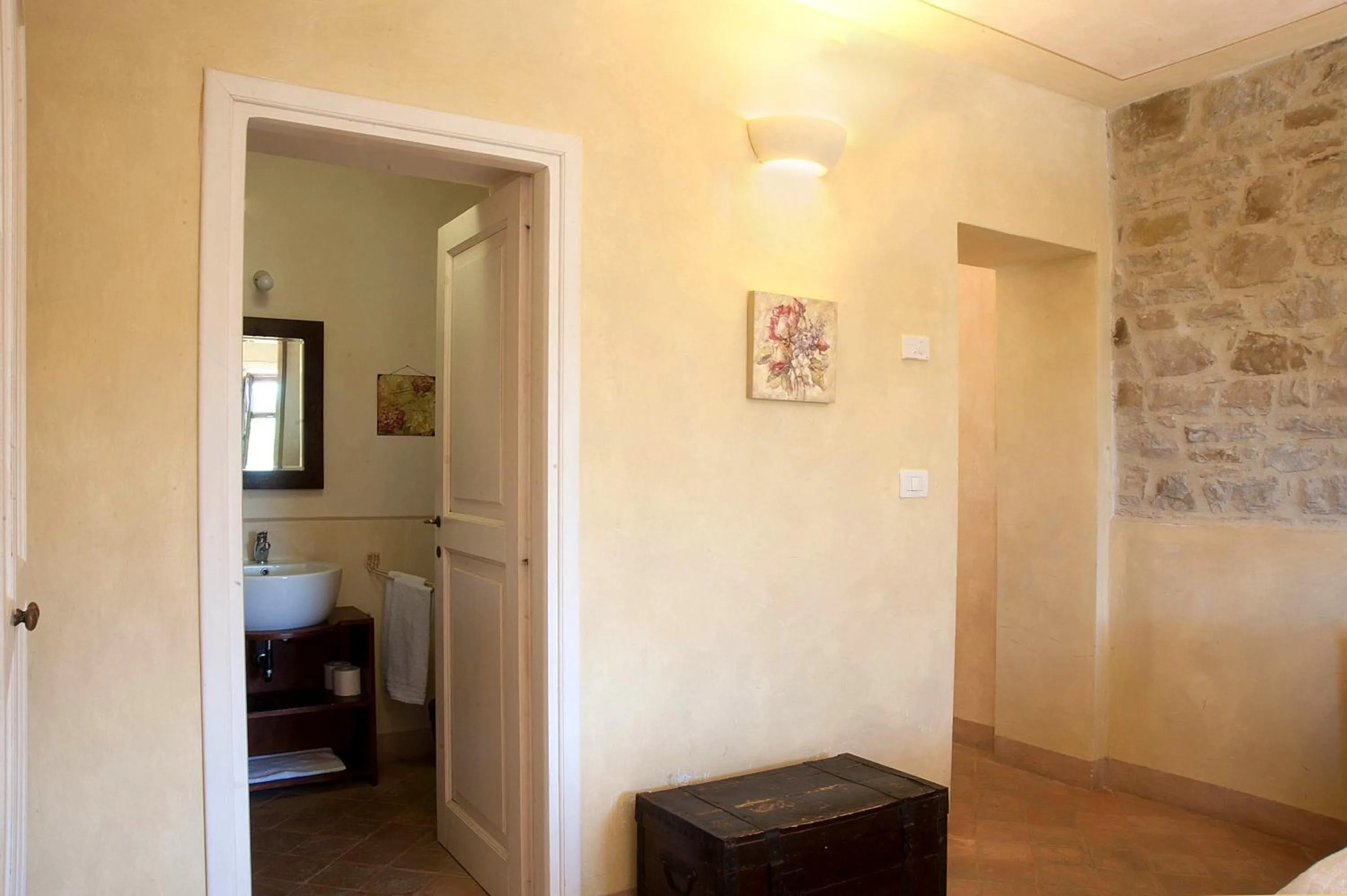 Toilet in La Tavola Dei Cavalieri