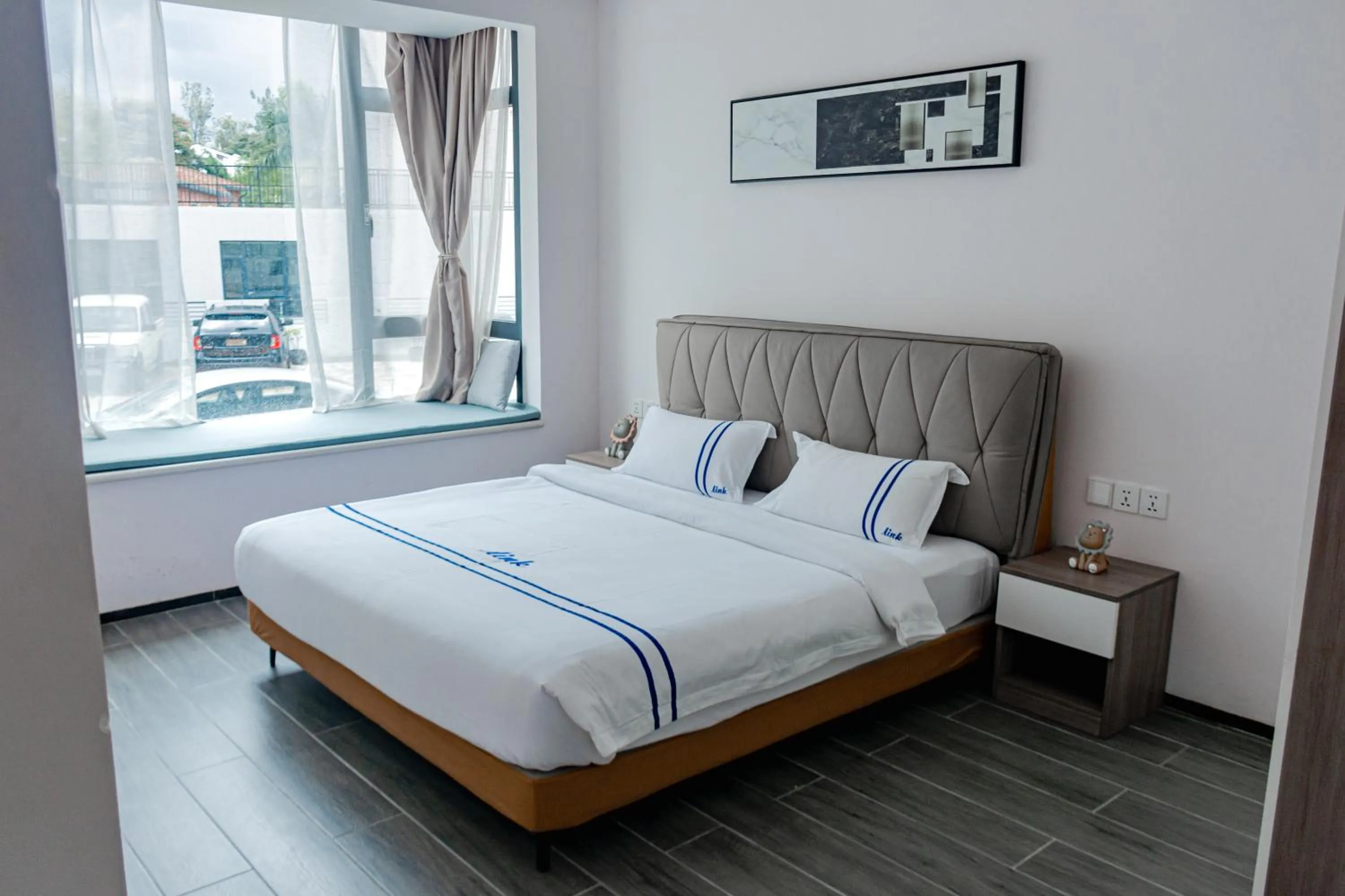 Bed in Elizabeth Golf Apartment by Link