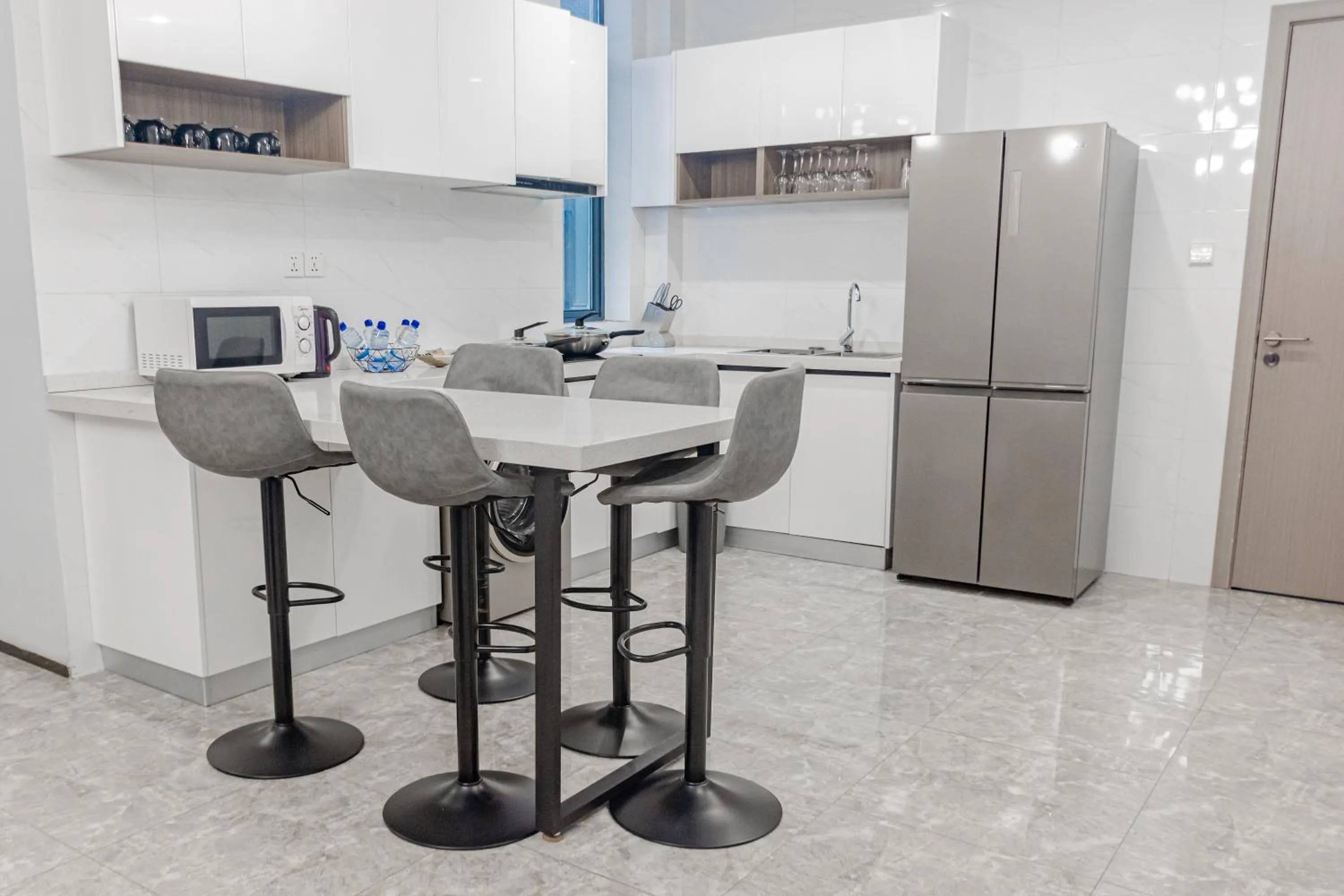 kitchen in Elizabeth Golf Apartment by Link