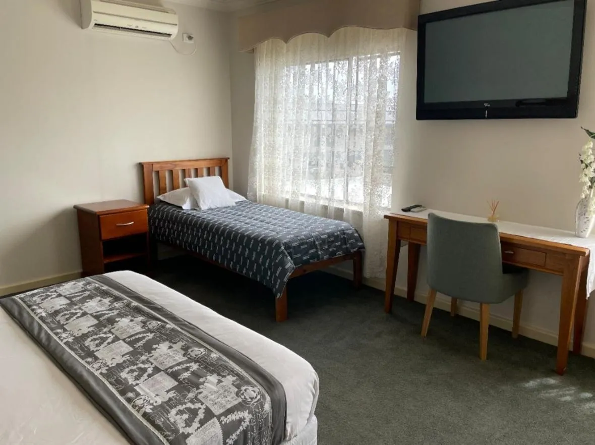 503 On Princes Drive Motel