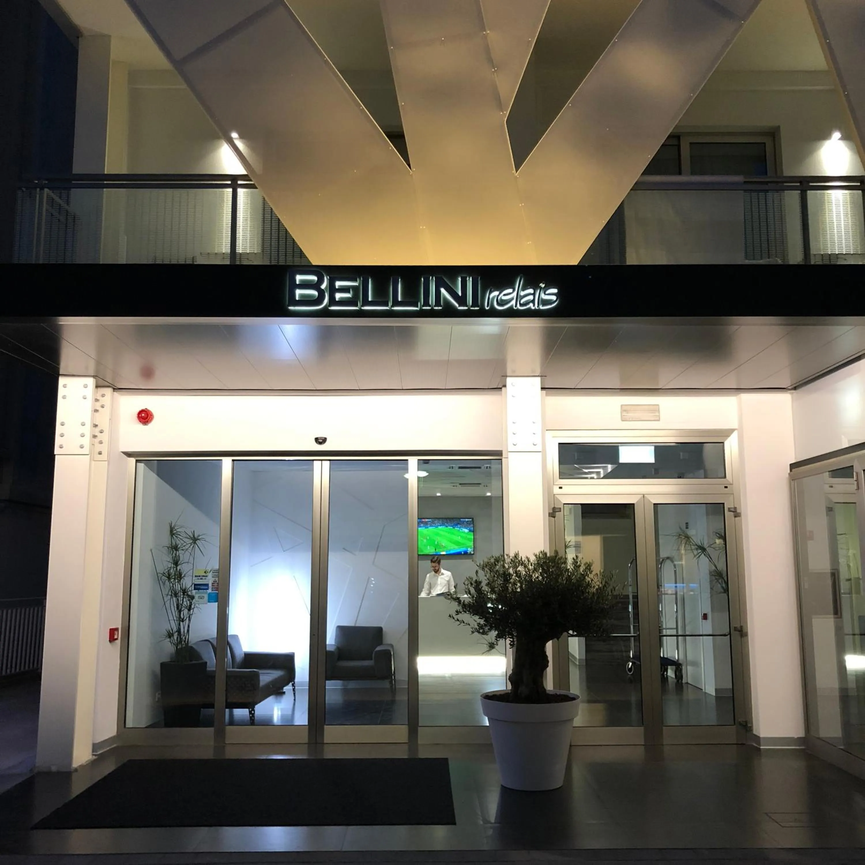 Facade/entrance in Bellini Relais