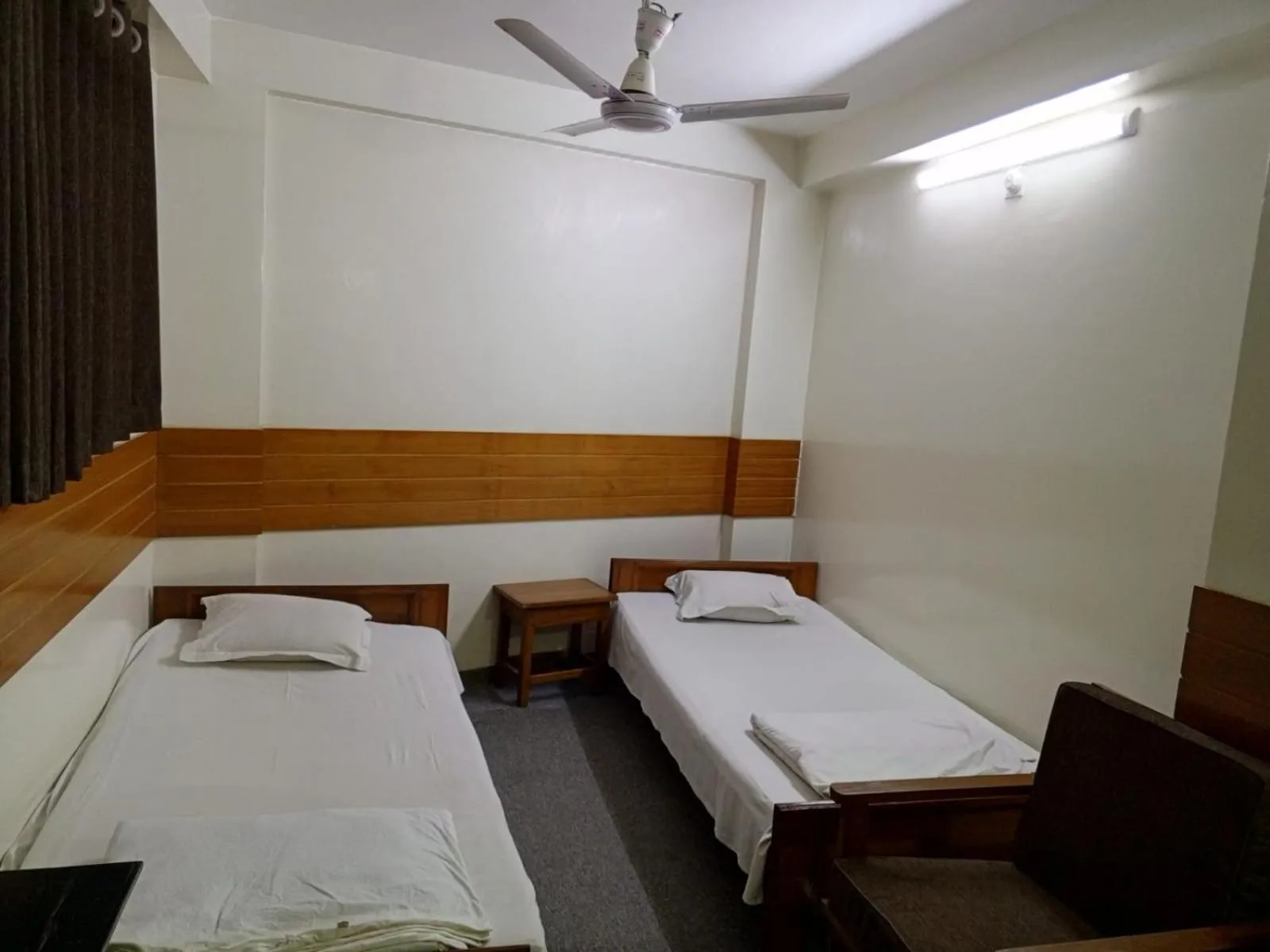 Bed in Hotel Shahin residential