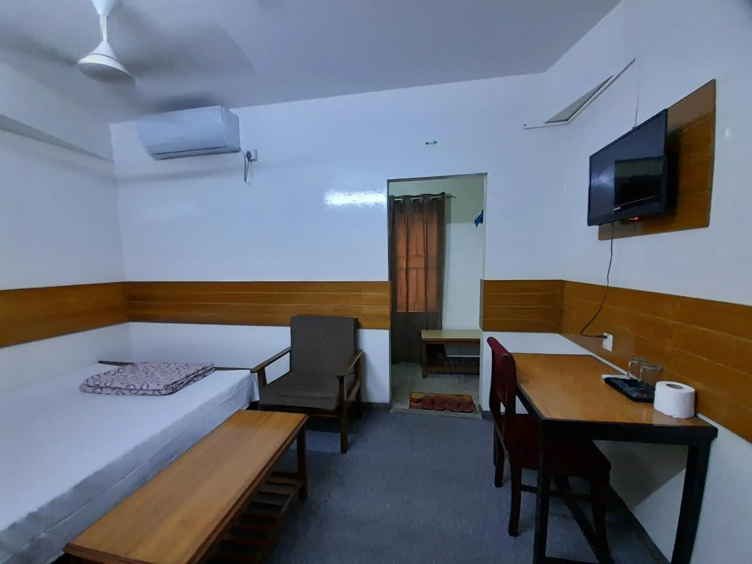 TV and multimedia, Bed in Hotel Shahin residential TV and multimedia, Bed in Hotel Shahin residential