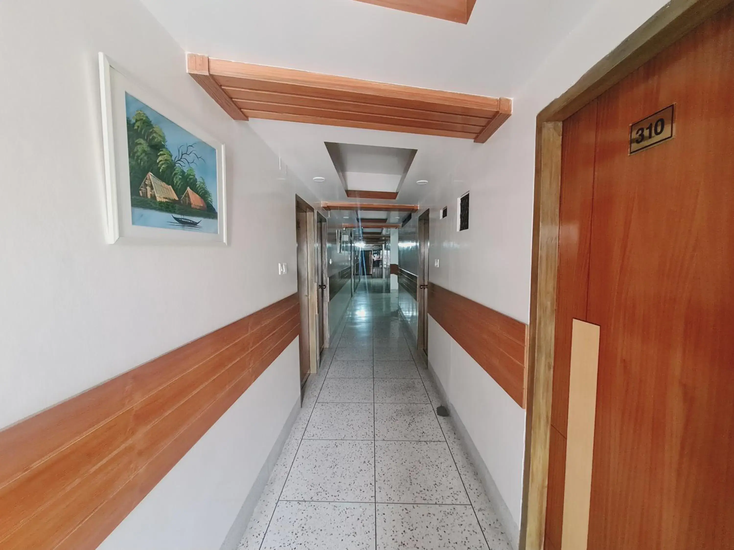 Property building in Hotel Shahin residential Property building in Hotel Shahin residential
