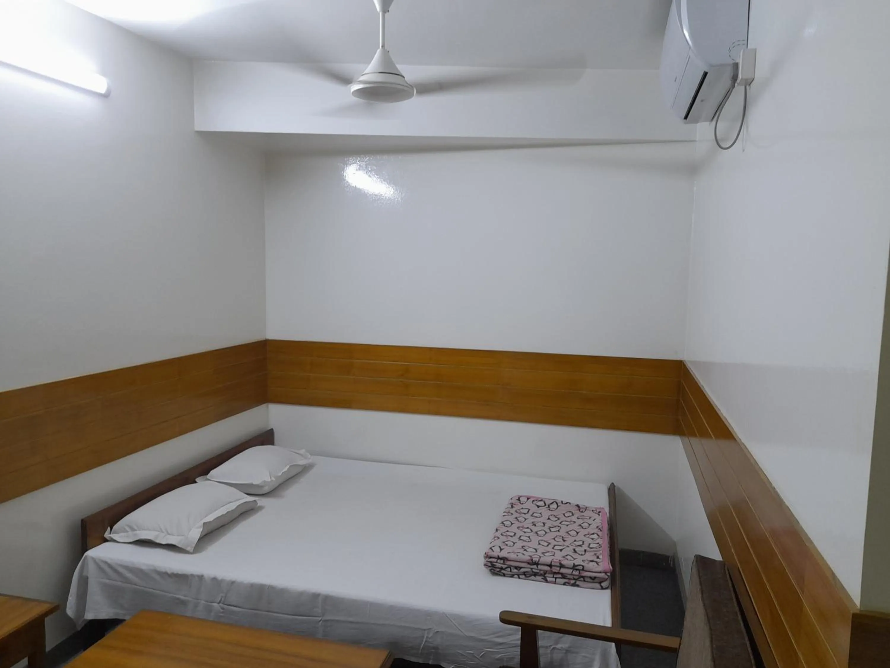 Photo of the whole room, Bed in Hotel Shahin residential