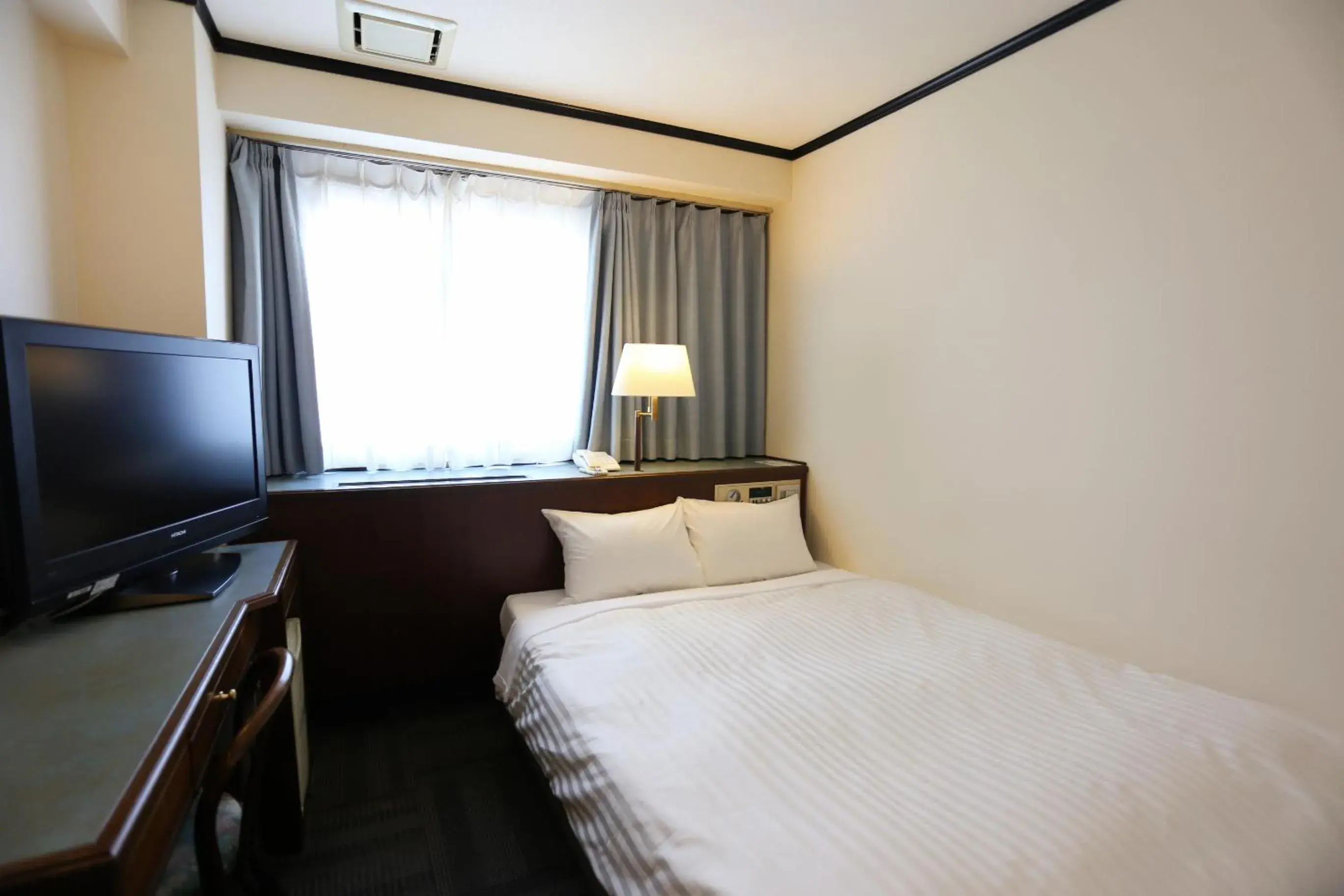 Photo of the whole room, Bed in Hotel Castle Inn Suzuka Photo of the whole room, Bed in Hotel Castle Inn Suzuka