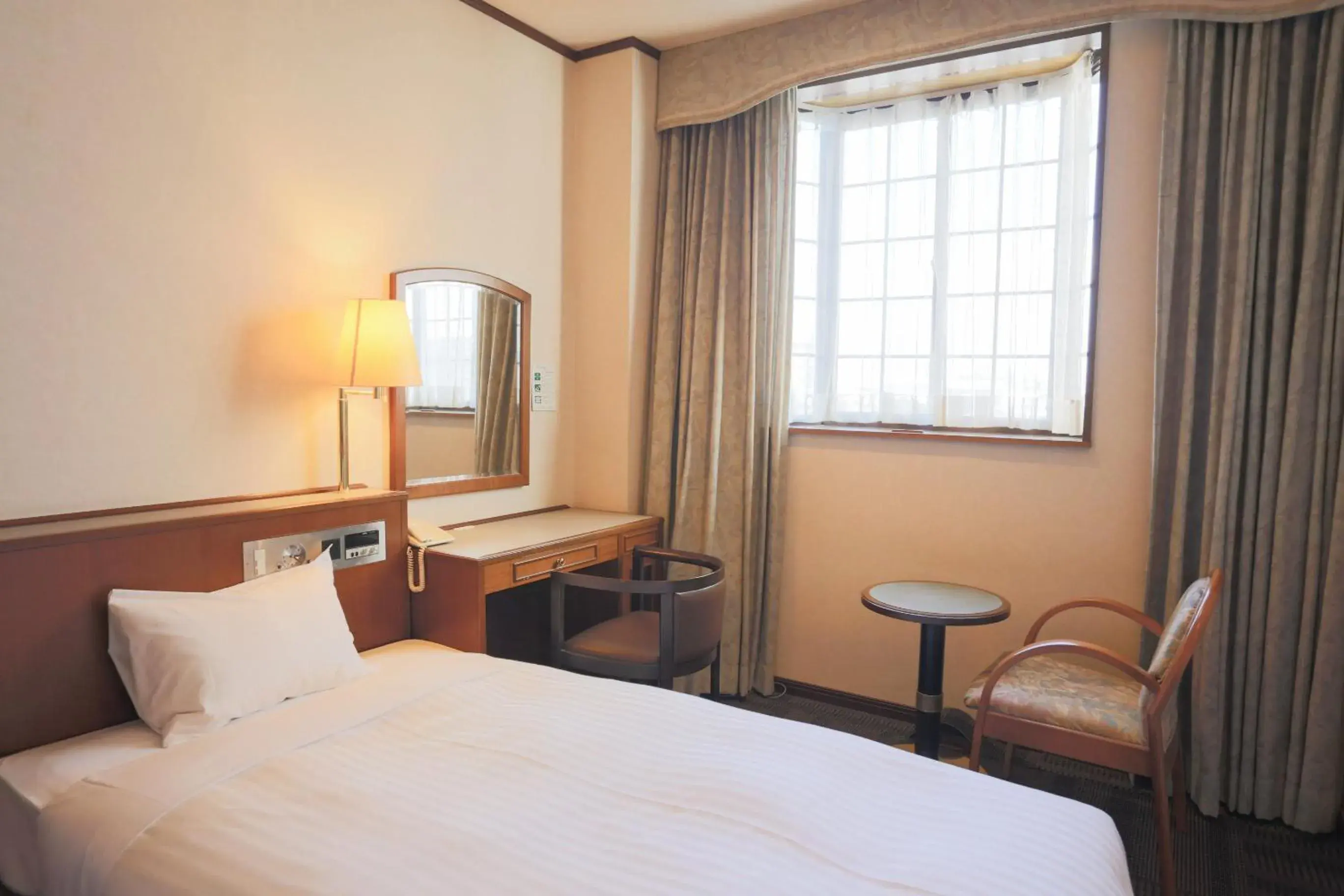 Photo of the whole room, Bed in Hotel Castle Inn Suzuka Photo of the whole room, Bed in Hotel Castle Inn Suzuka