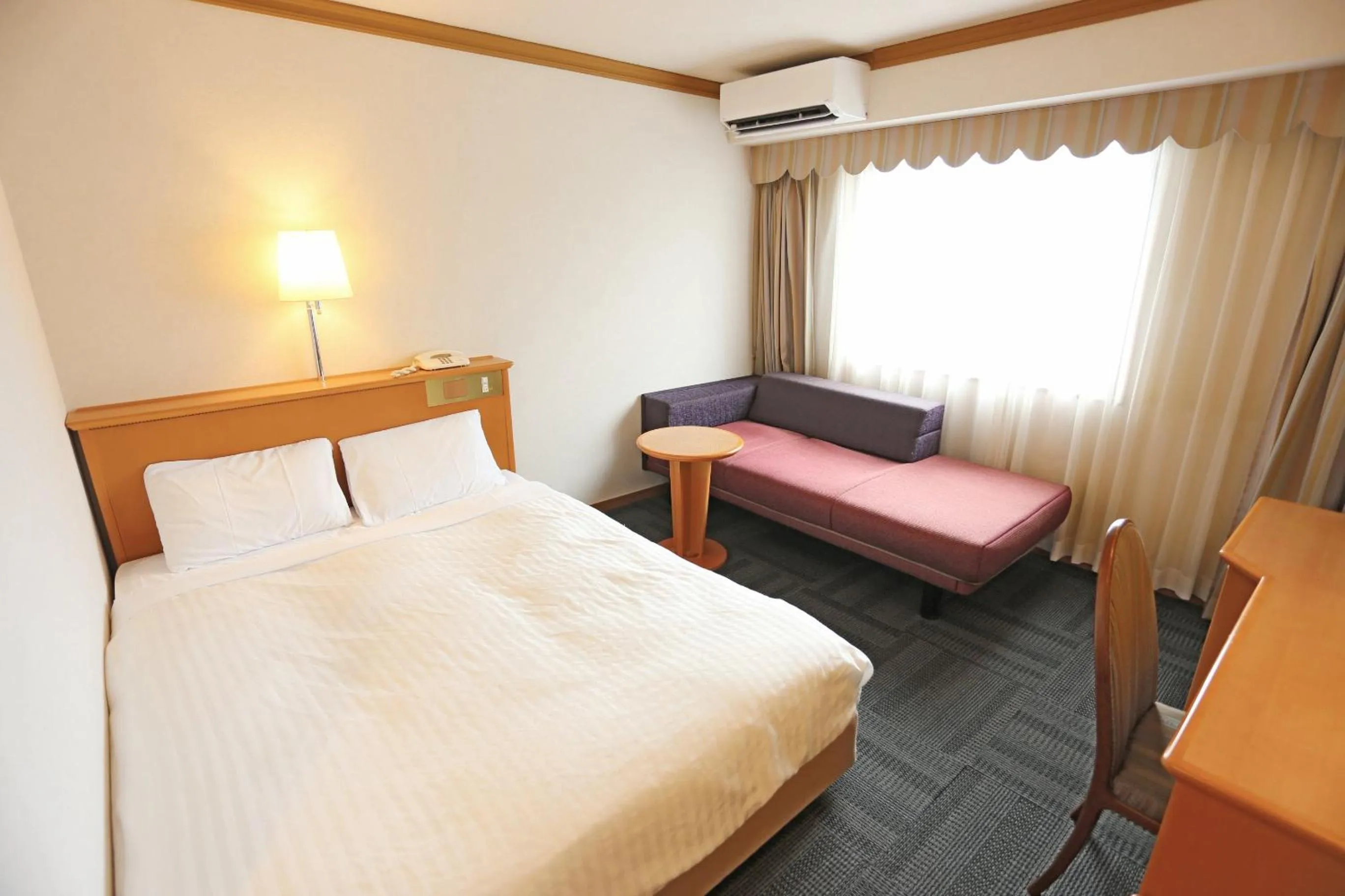 Photo of the whole room, Bed in Hotel Castle Inn Ise Meotoiwa