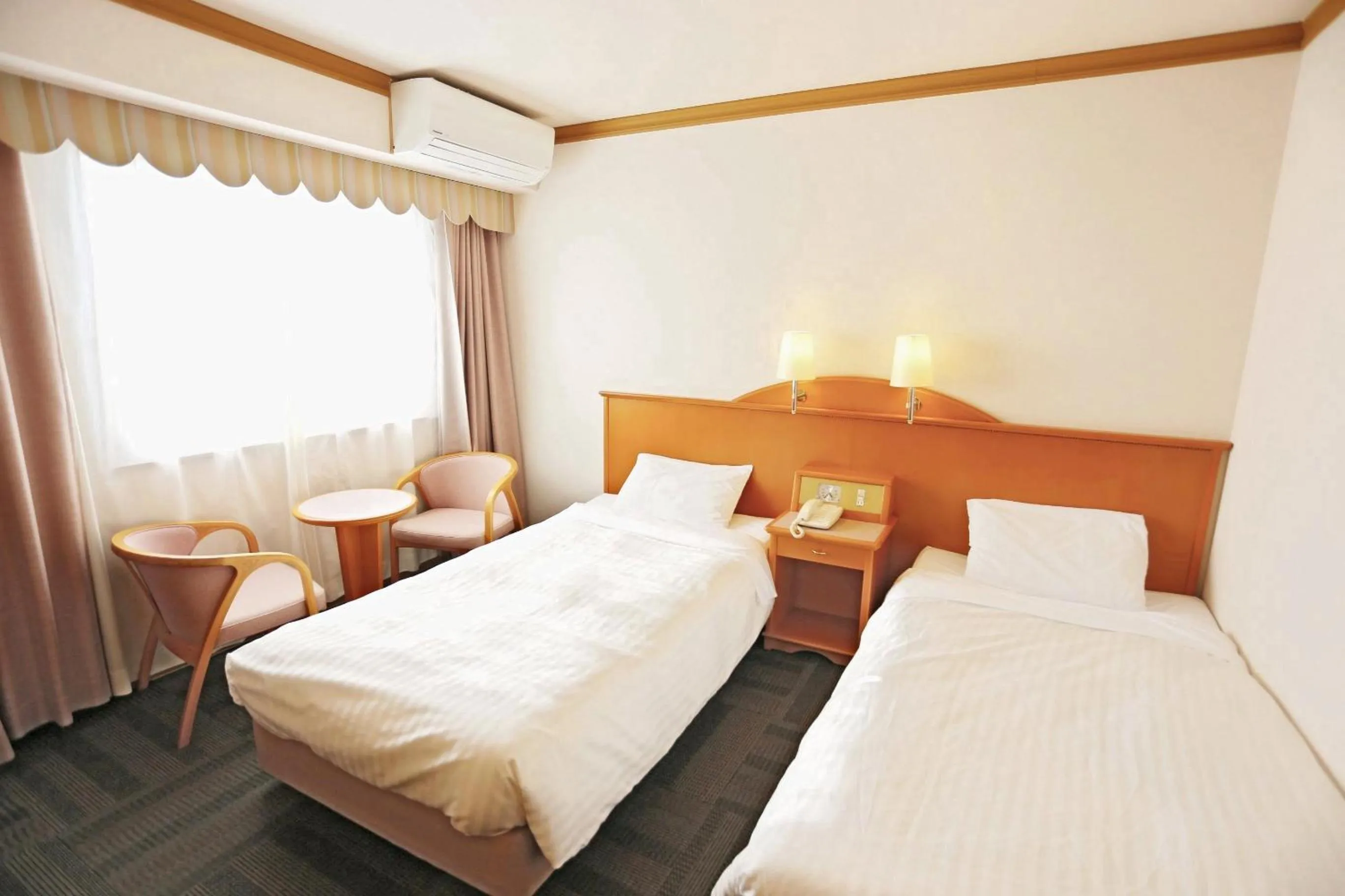 Photo of the whole room, Bed in Hotel Castle Inn Ise Meotoiwa