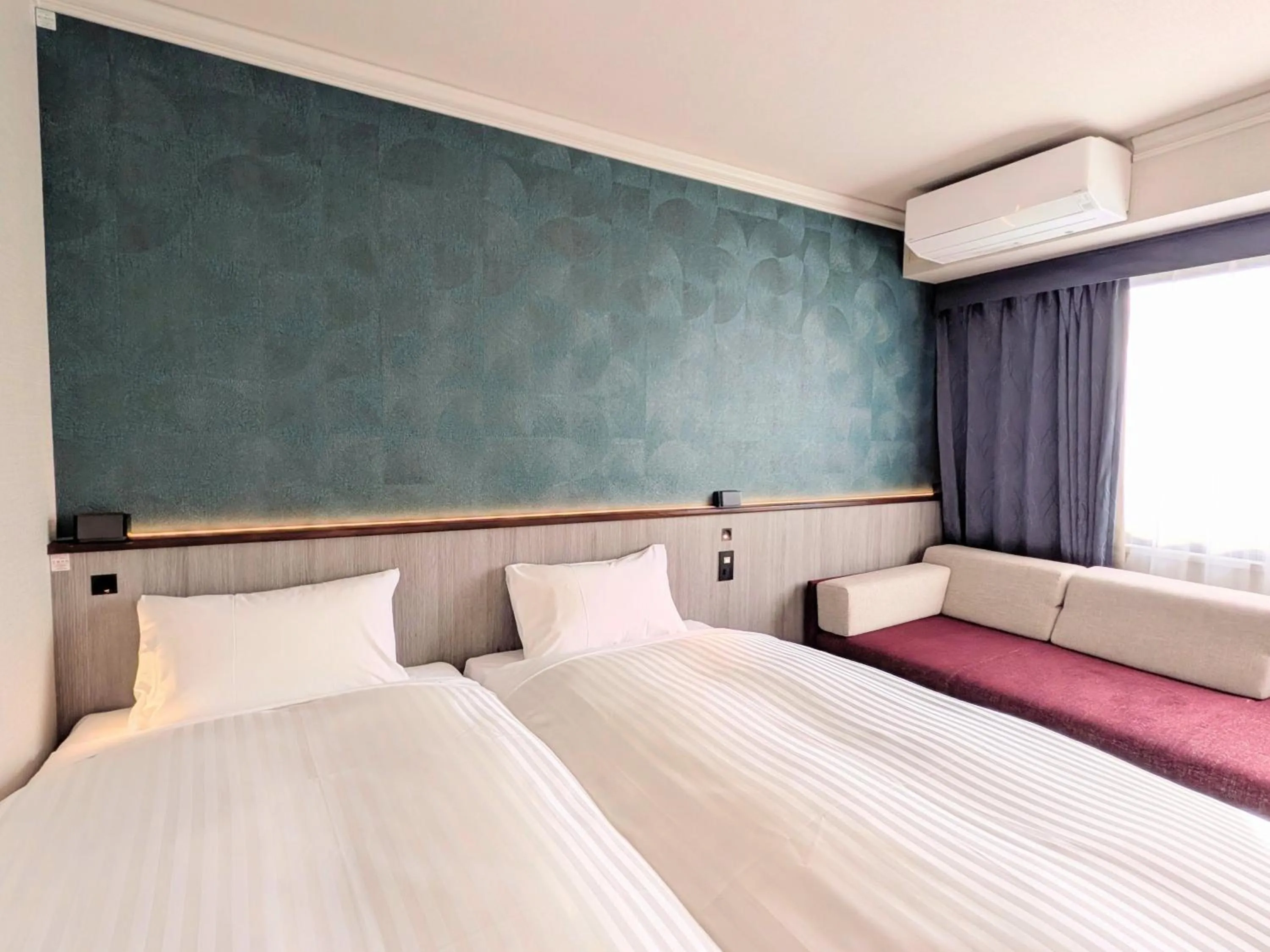 Photo of the whole room, Bed in Hotel Castle Inn Ise Meotoiwa